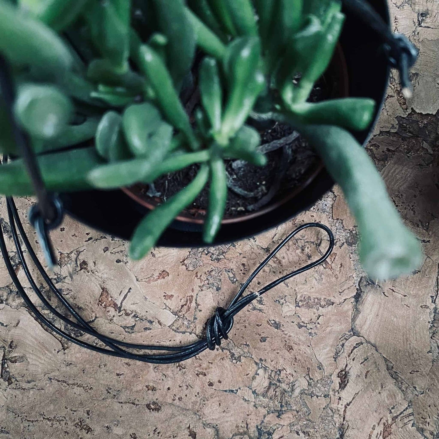 Hængepotte – Sort – Stor - VIAMAJA.DK