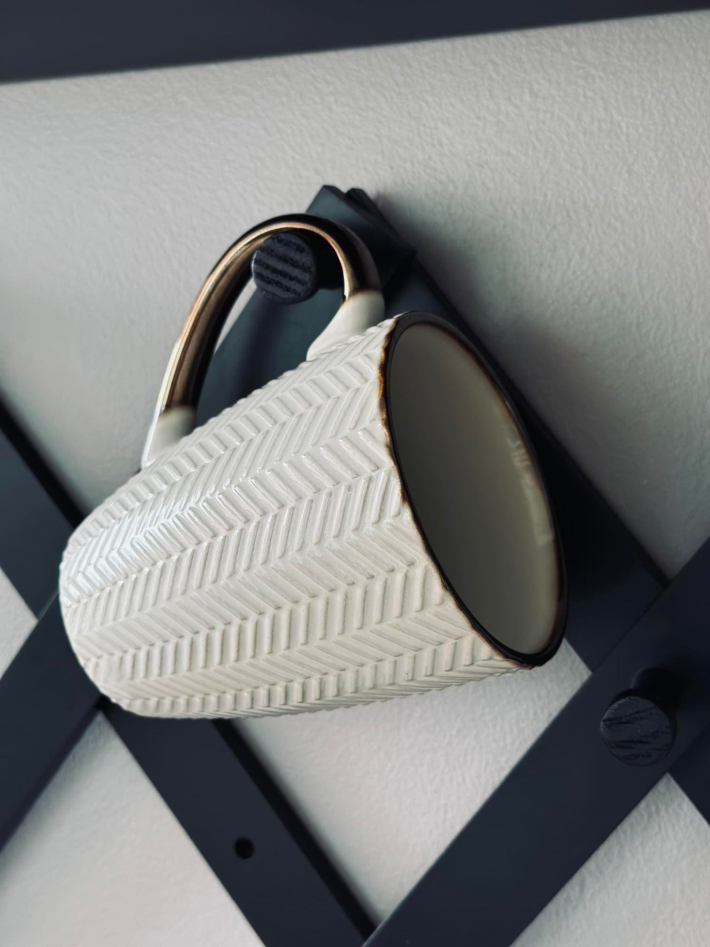 Krus hvid porcelæn med guld – Mix - VIAMAJA.DK