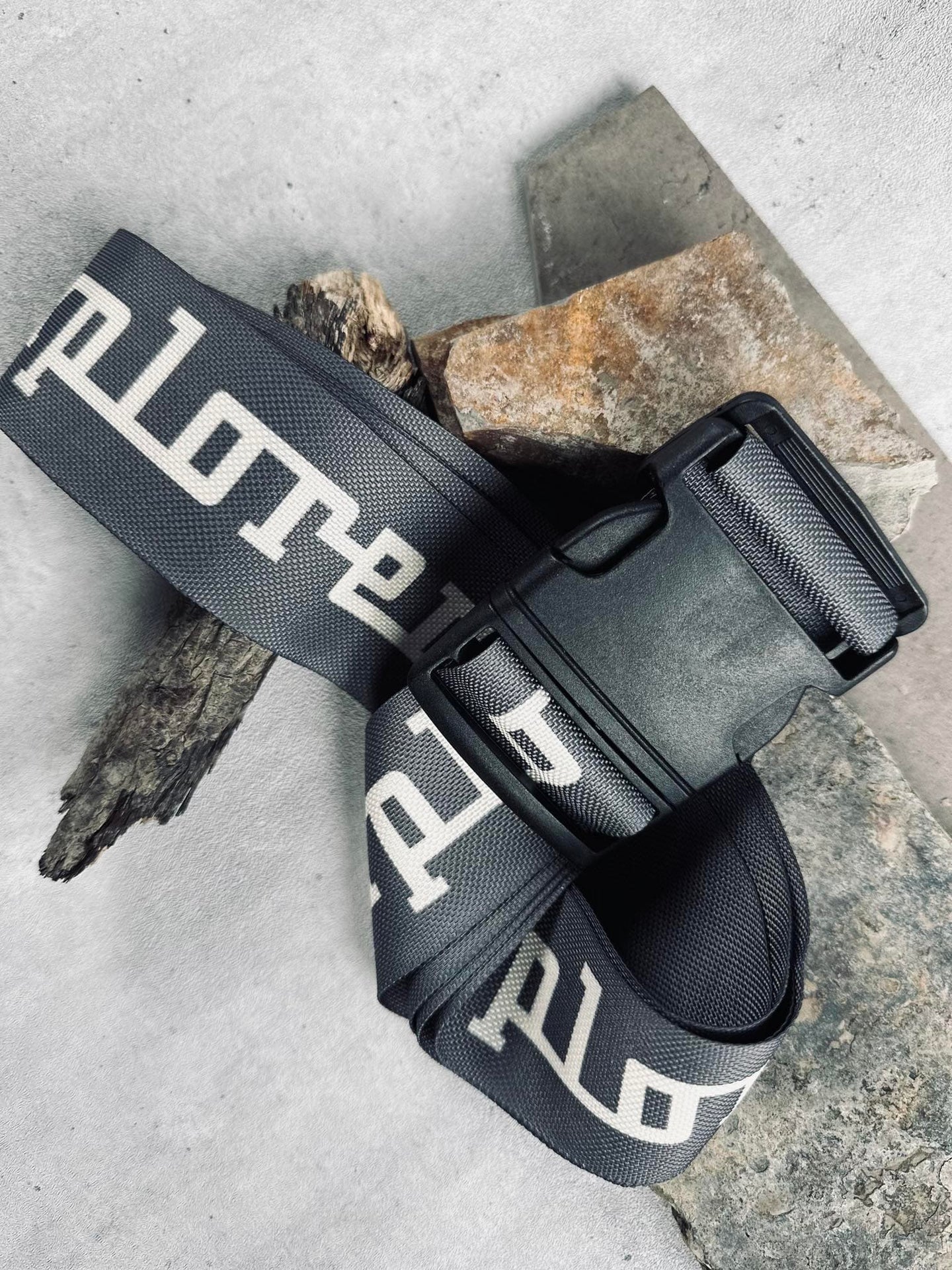 Kuffertbånd - Grå - VIAMAJA.DK