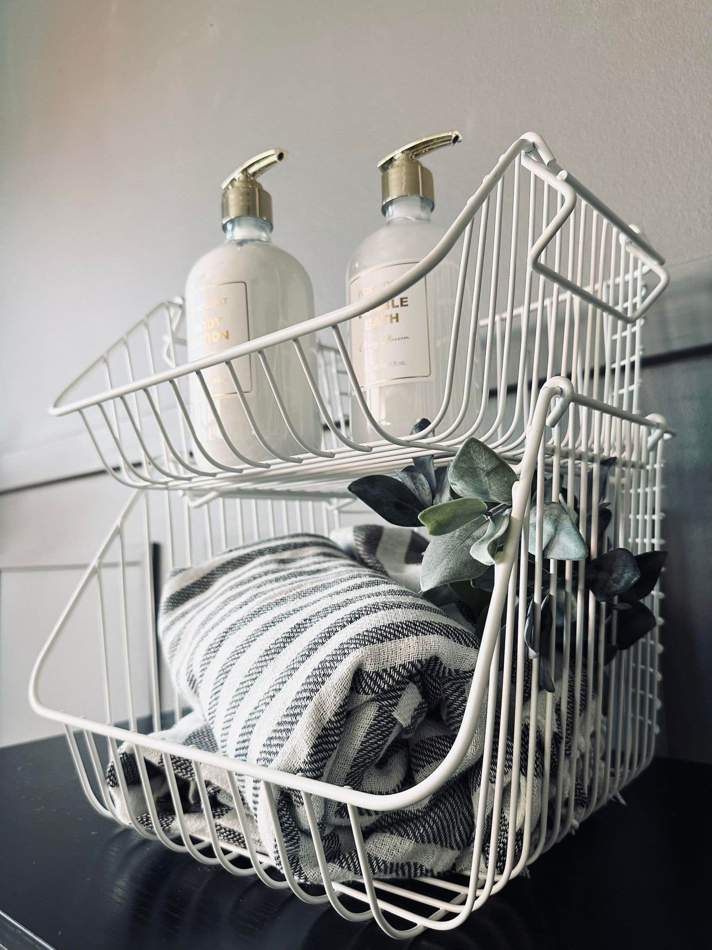 Kurv til opbevaring - Hvid stabelbar LARGE - VIAMAJA.DK