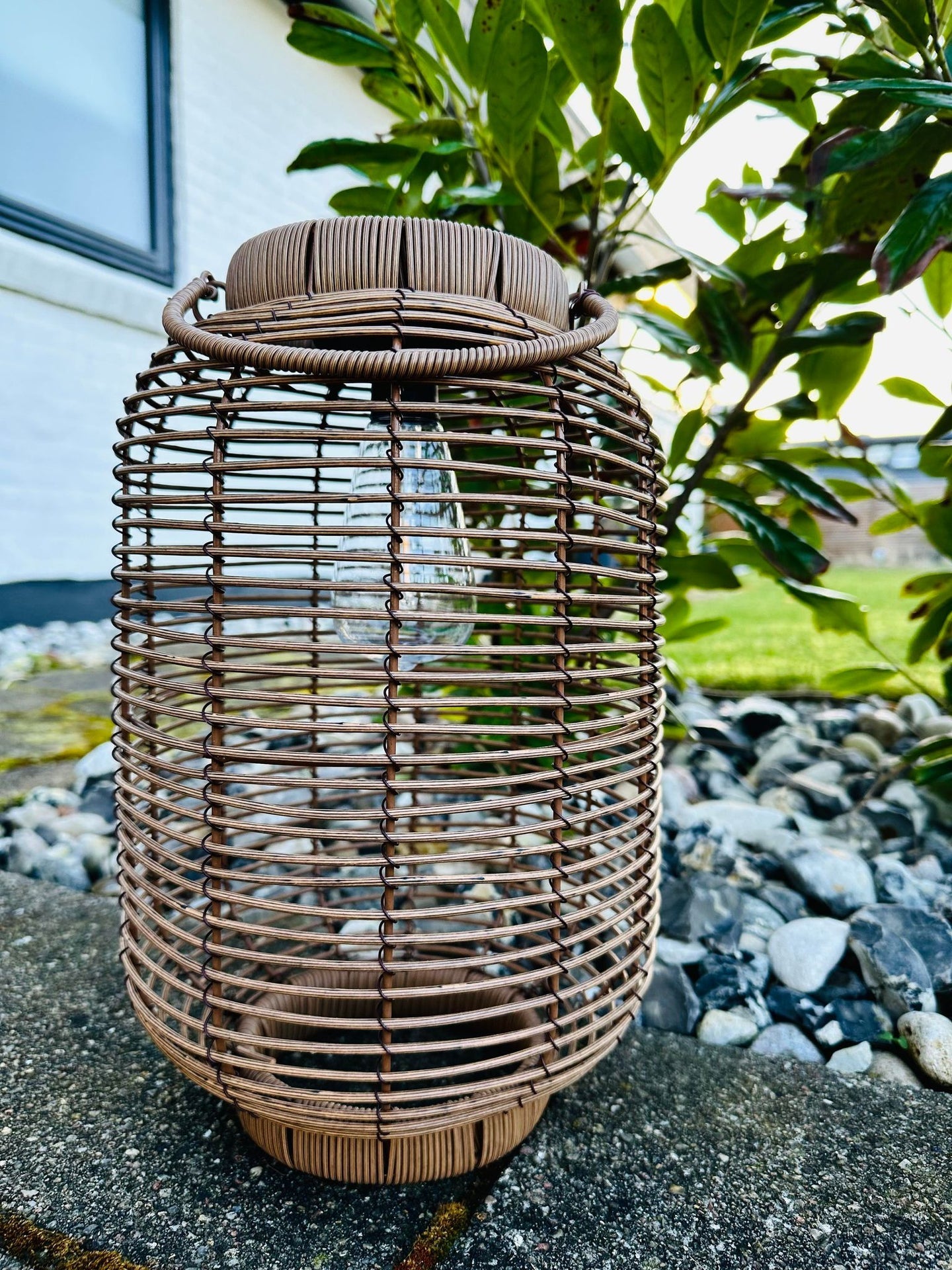 Lanterne med solceller Molly – Stor - VIAMAJA.DK