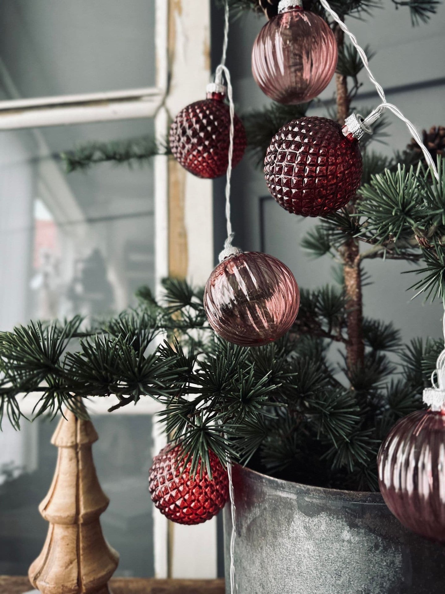 Lyskæde med glaskugler Rosa - VIAMAJA.DK