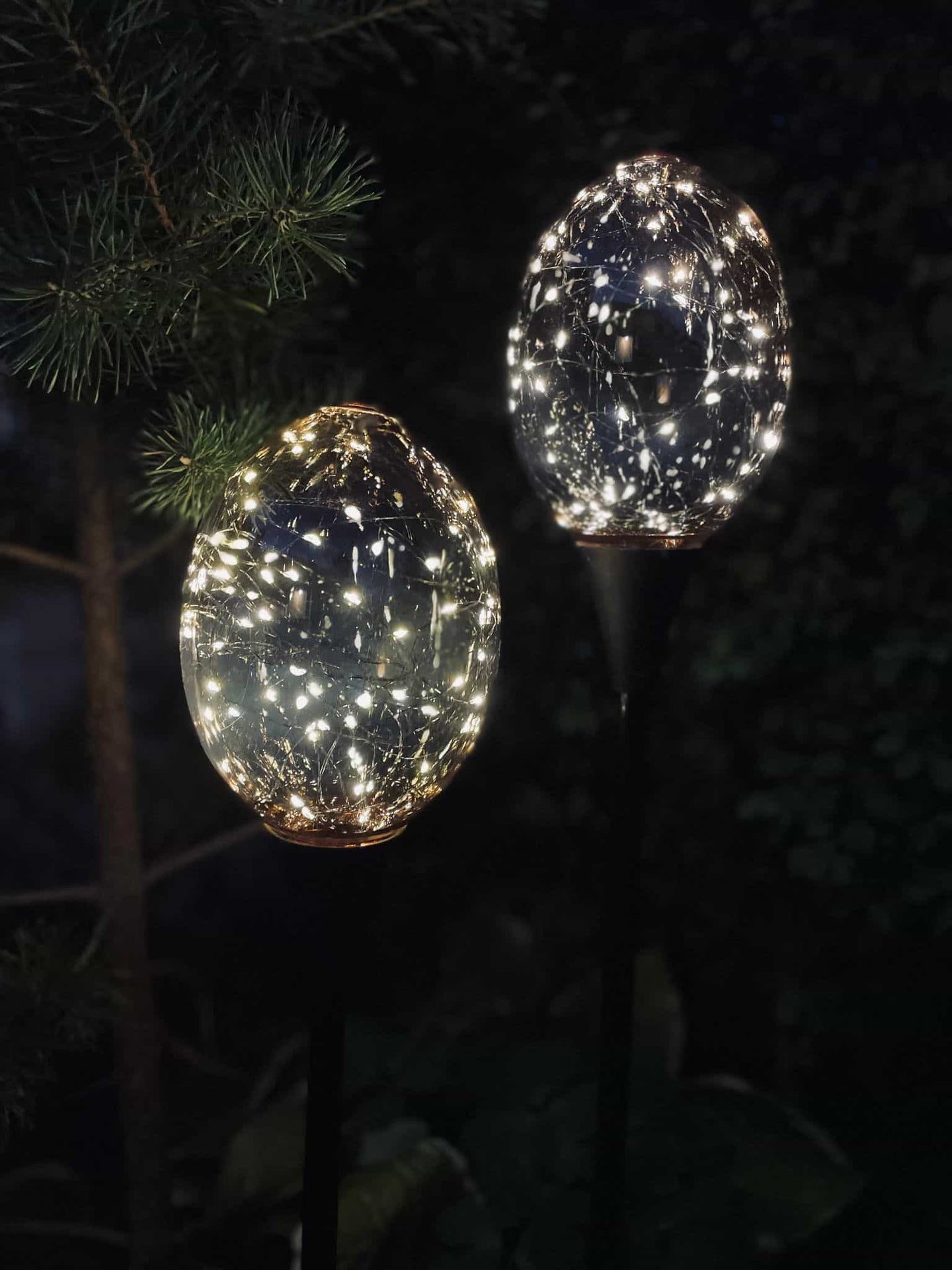 Lyskugler på spyd - Sæt af 2 stk - VIAMAJA.DK