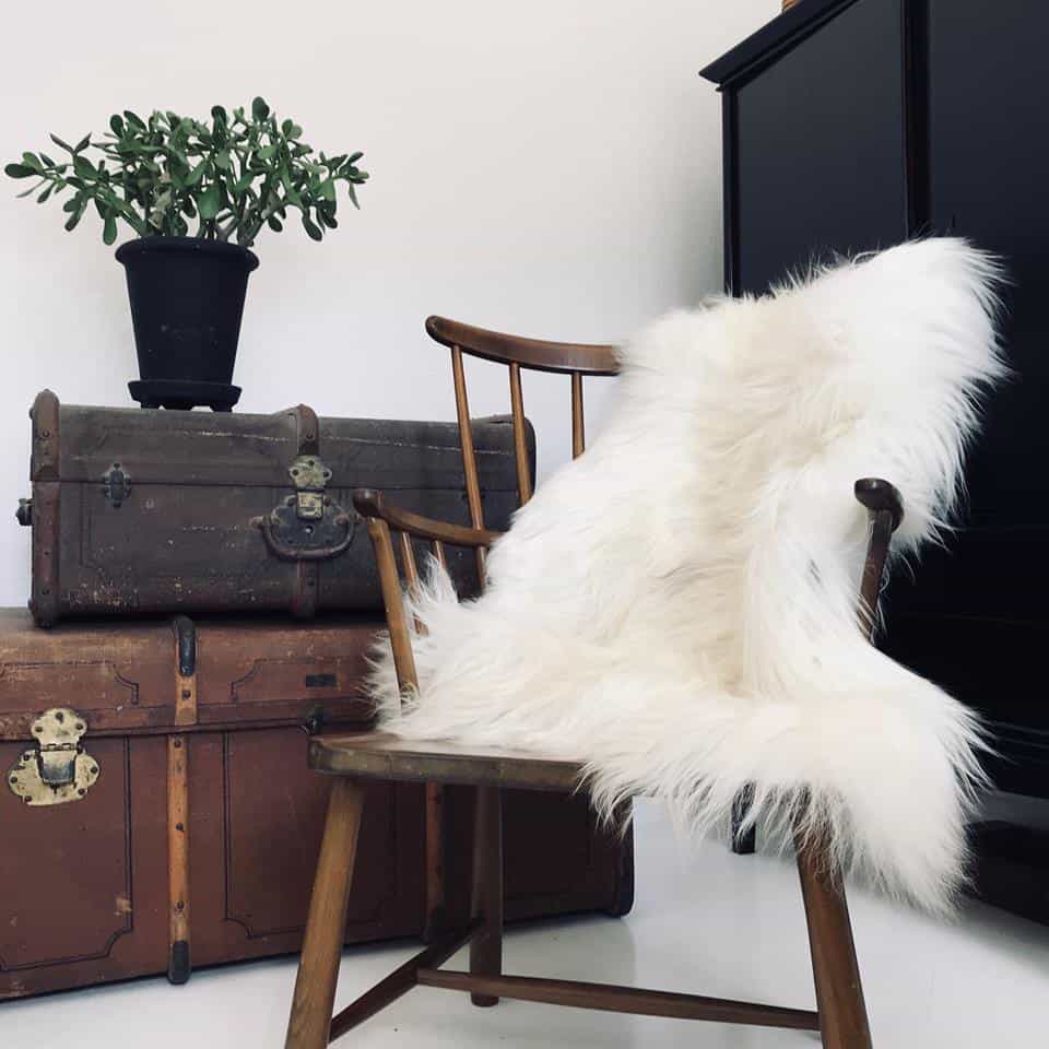 Natural white fur - SOLGT - VIAMAJA