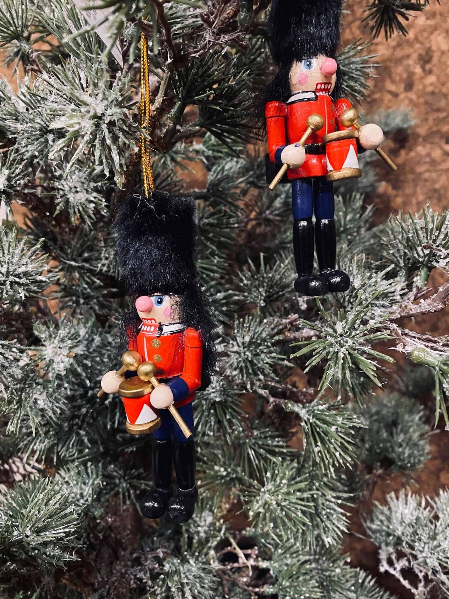 Nøddeknækker – klassisk Rød - VIAMAJA.DK