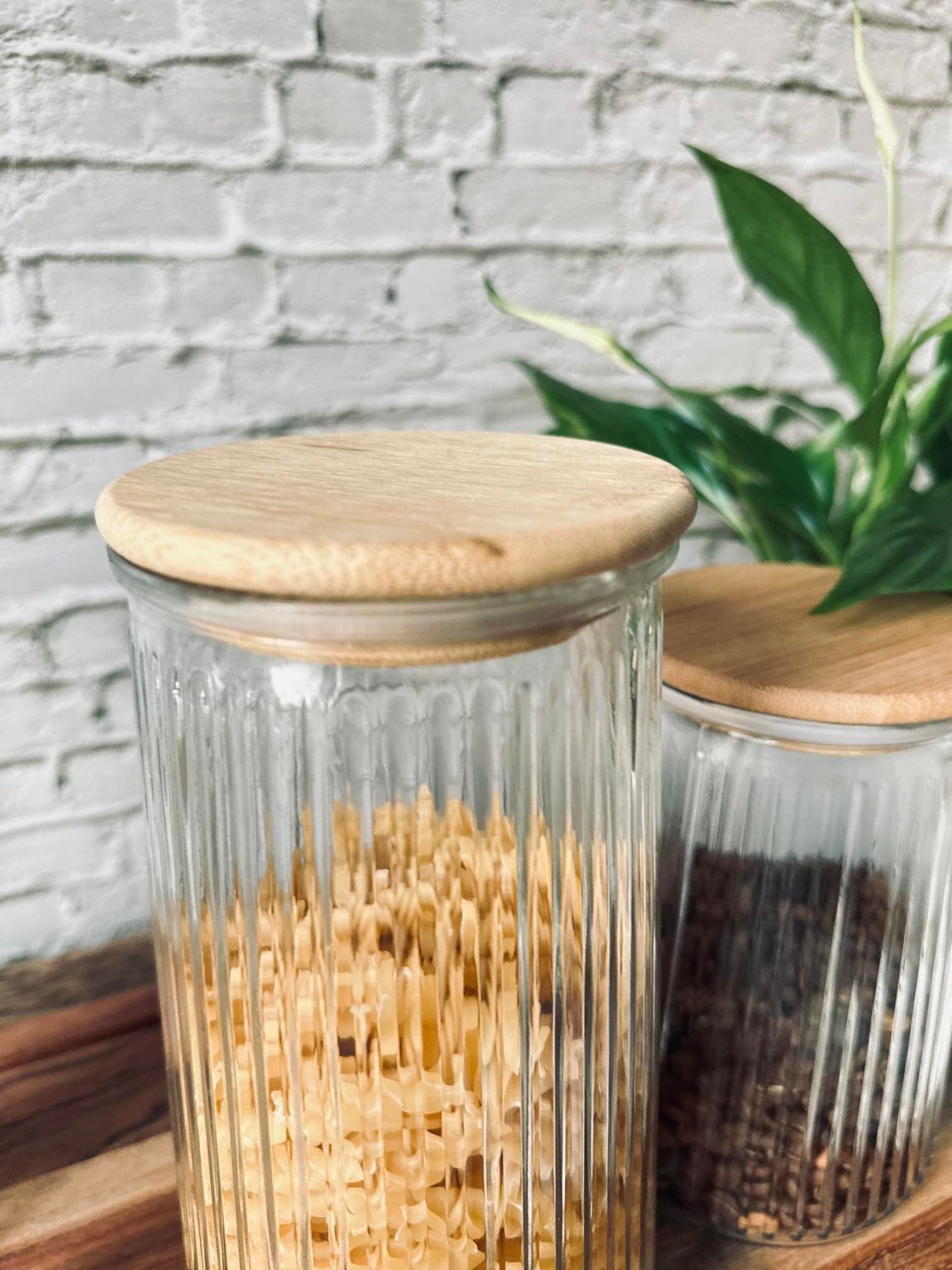 Opbevaringsglas med trælåg 1400 ml - VIAMAJA.DK