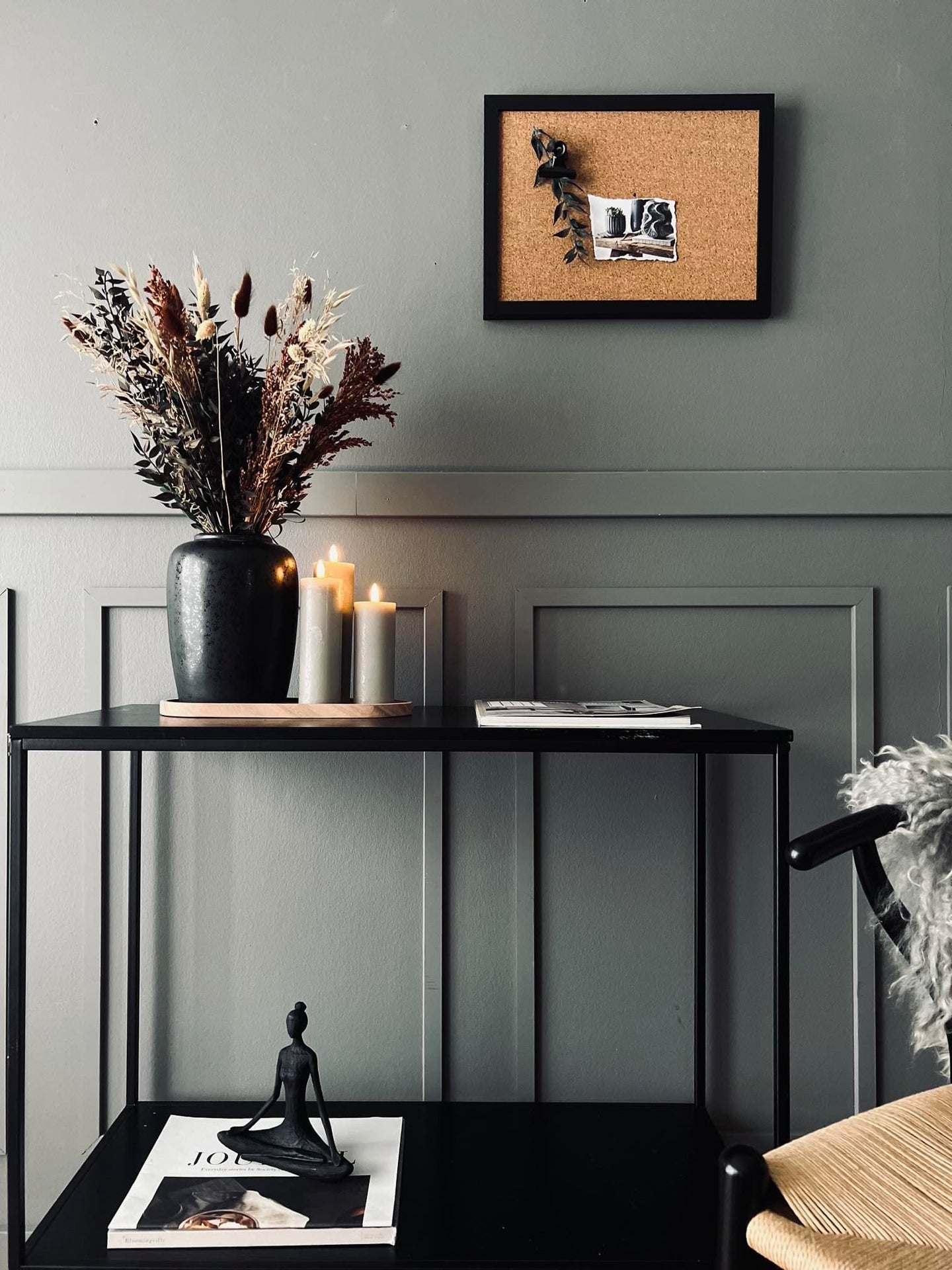 Opslagstavle kork med sort kraftig ramme - 30x40cm - VIAMAJA.DK