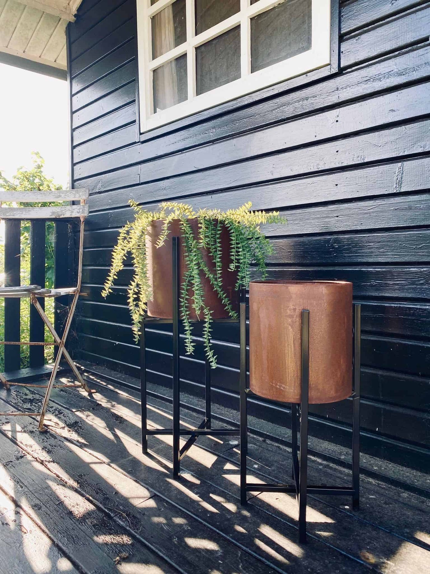 Plantekasse sæt af 2 – Rust med sorte ben - Rund potte - VIAMAJA.DK