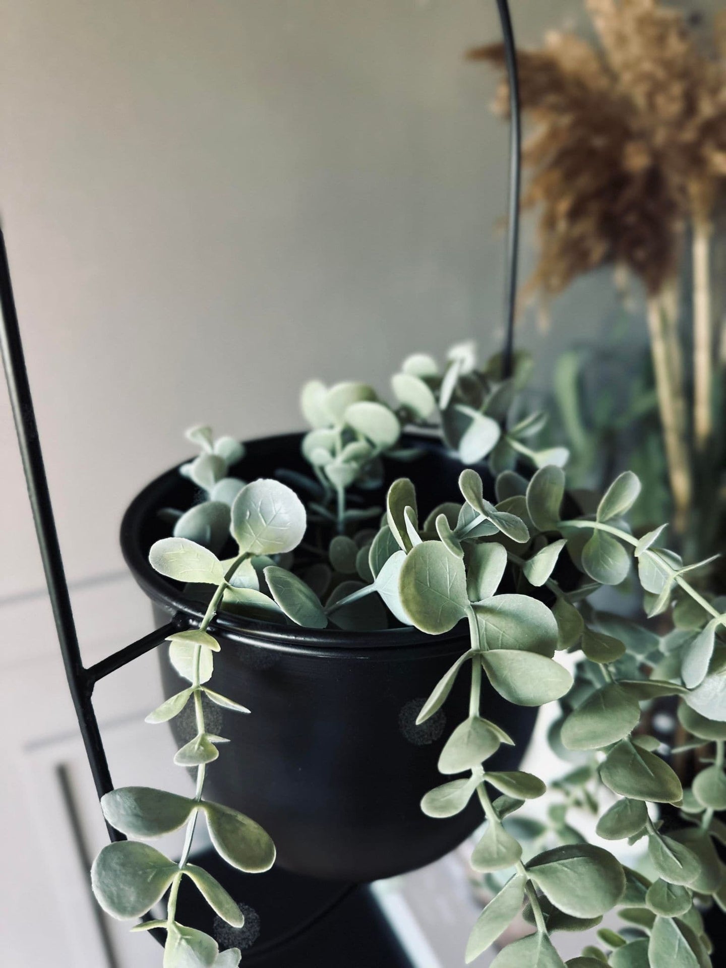 Potte med ophæng i Black - VIAMAJA.DK