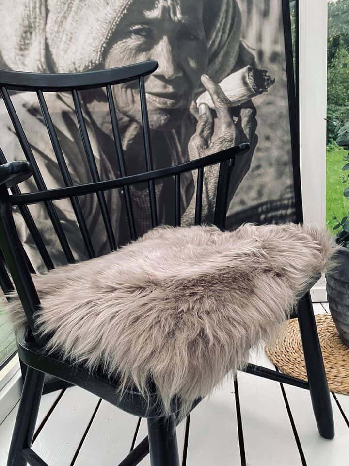 Sædeskind i lys mocca lammeskind - VIAMAJA