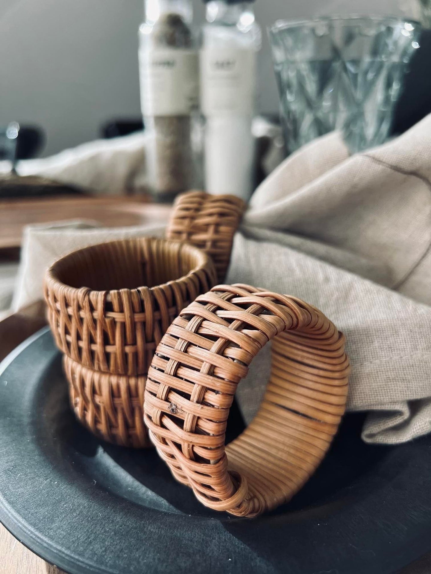 Servietring - Sæt af 4 stk i lys rattan - VIAMAJA.DK