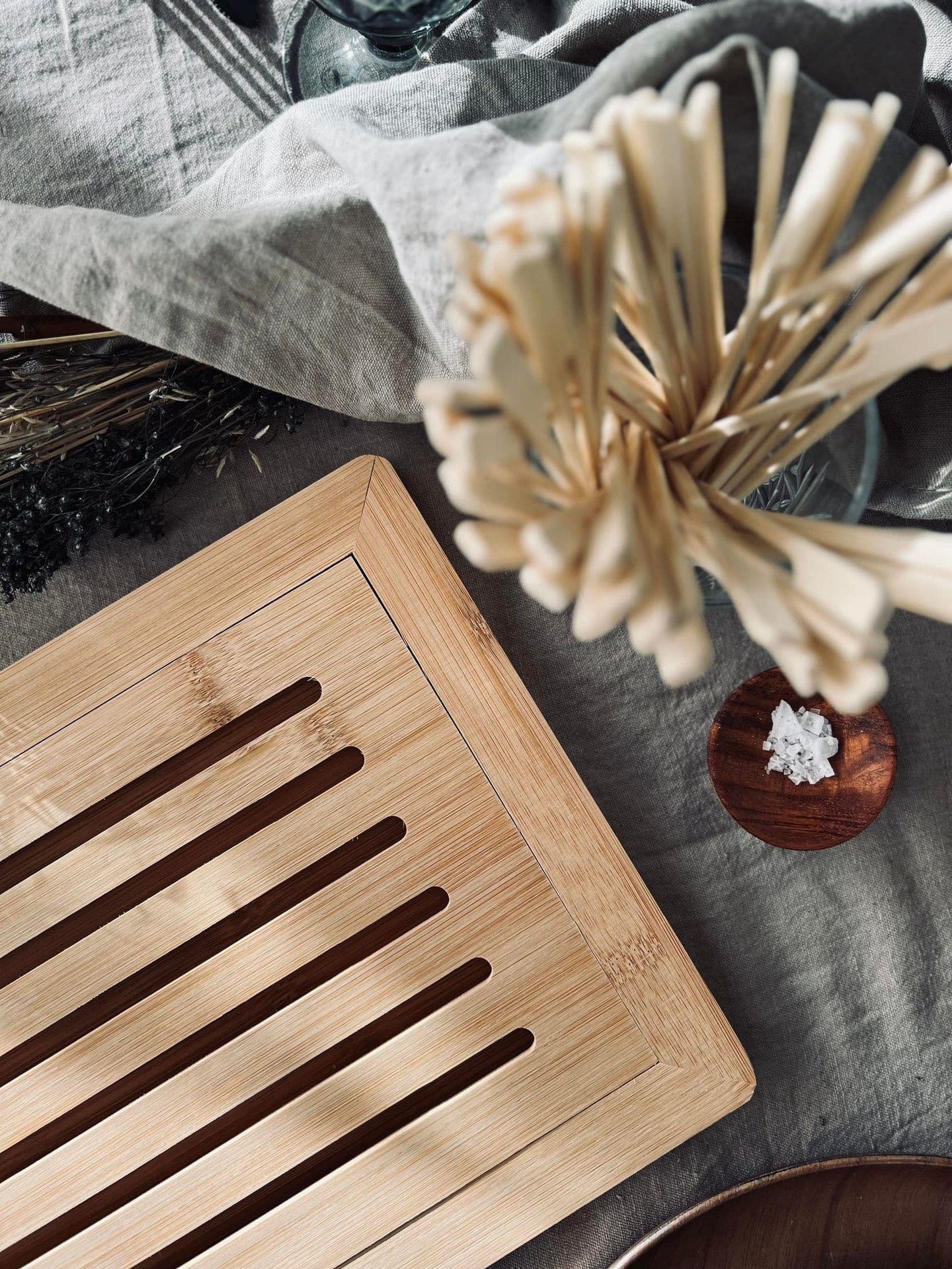 Skærebræt med krummeopsamler - VIAMAJA.DK