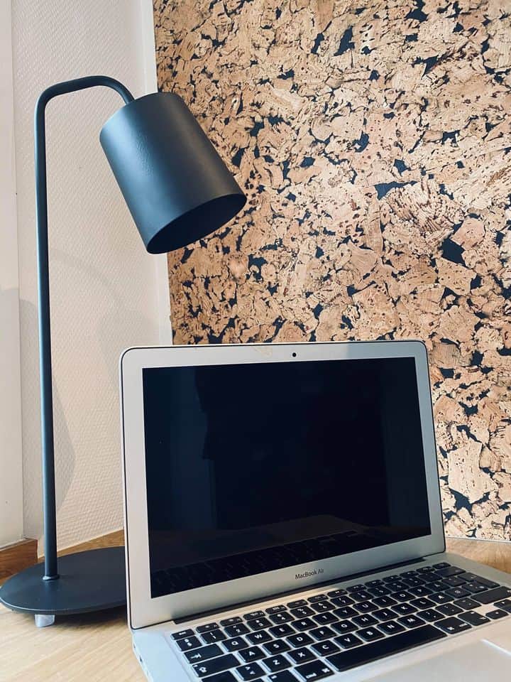 Stor bordlampe i sort metal - 56cm - VIAMAJA.DK