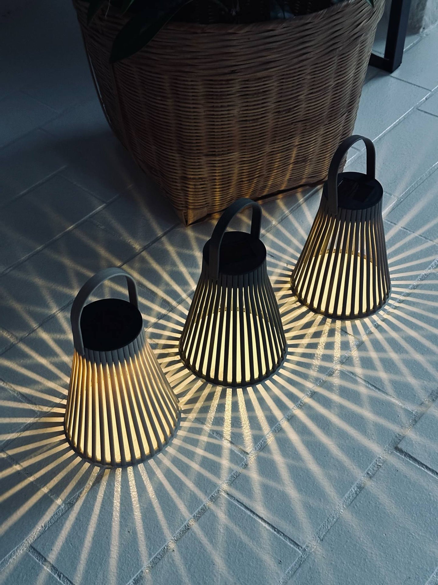 Lykta med solceller 18 cm - Flera färgalternativ