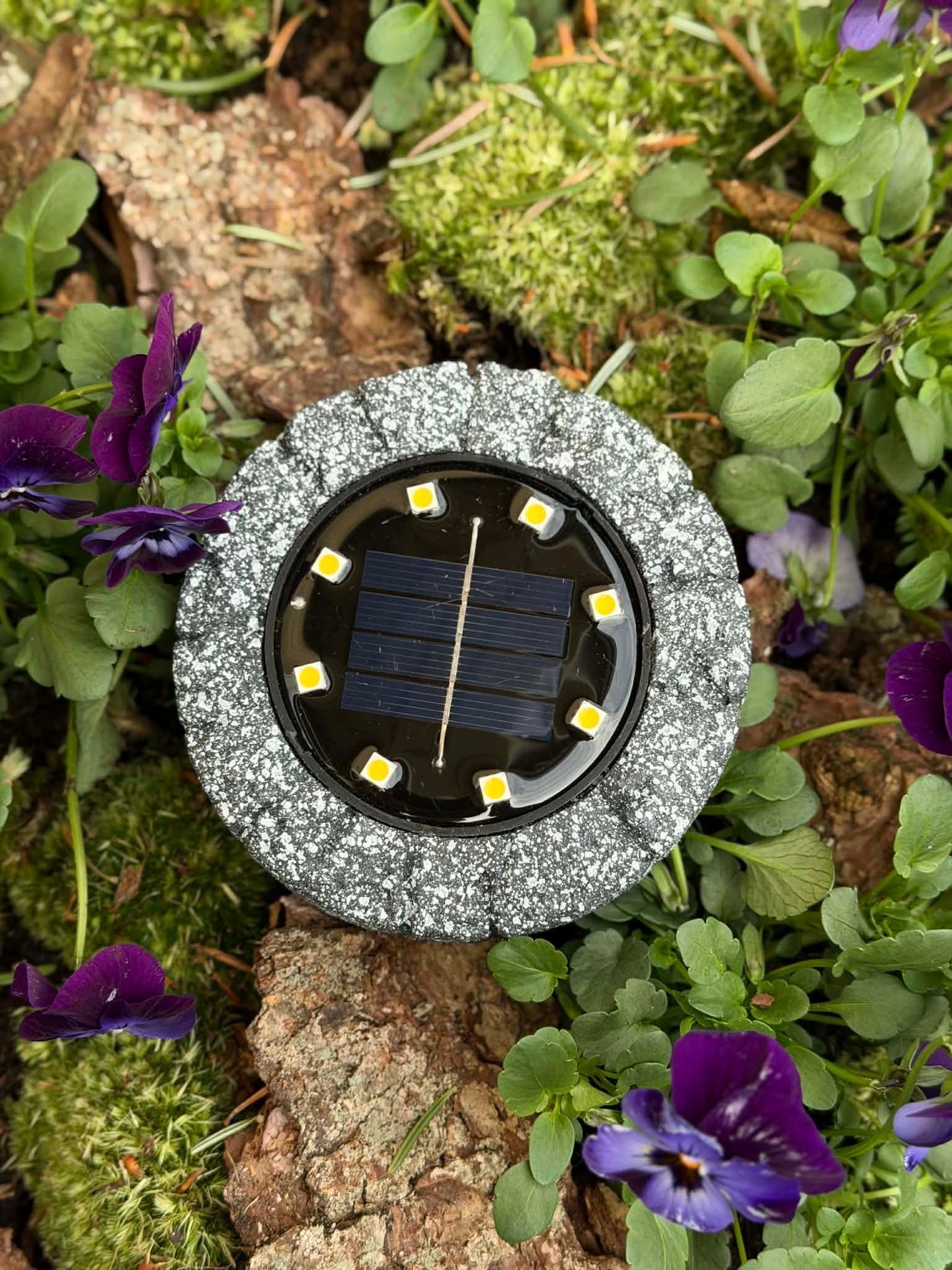 Solcells-spotlampa stonelook