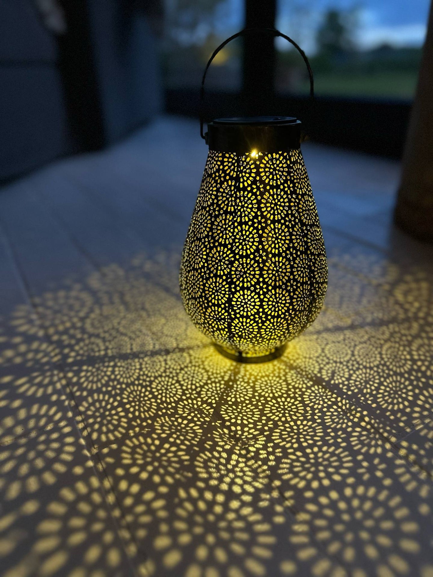 Lykta med solceller - GOLDEN
