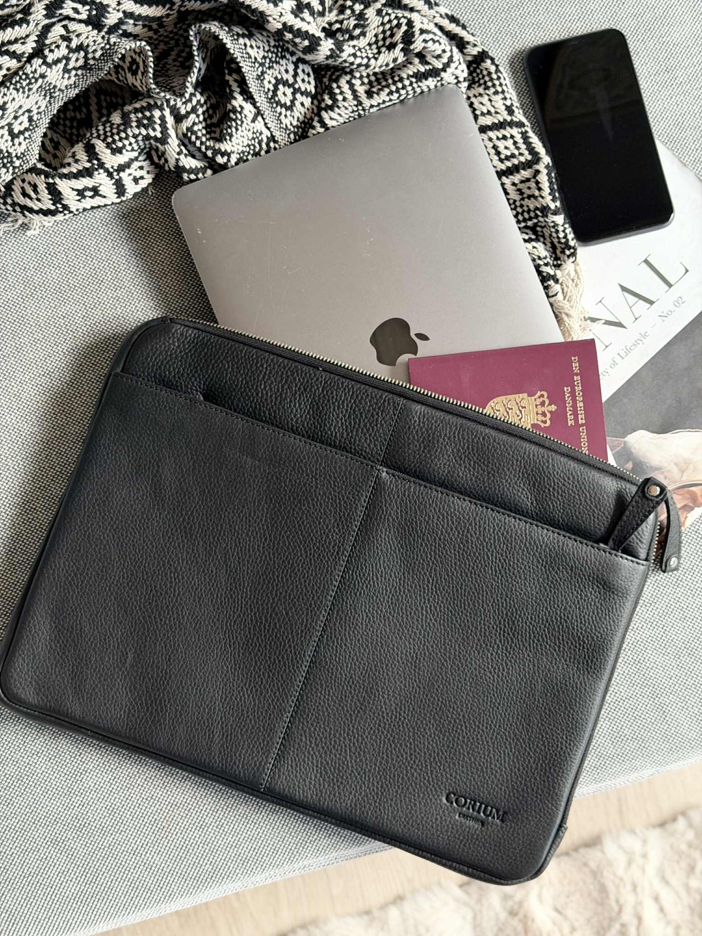 Datorfodral svart kalvskinn - LYX