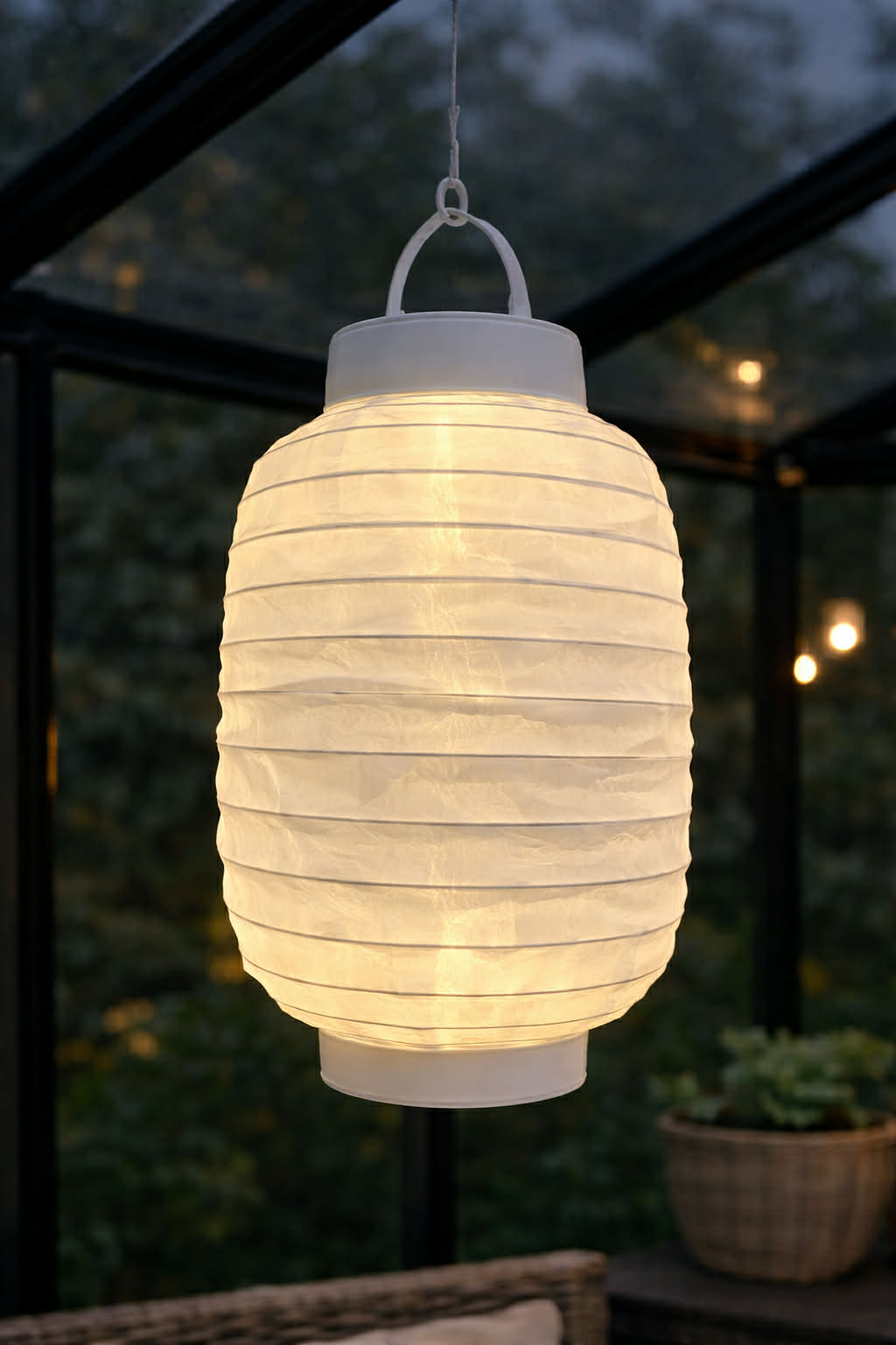 Lampa med solceller – White