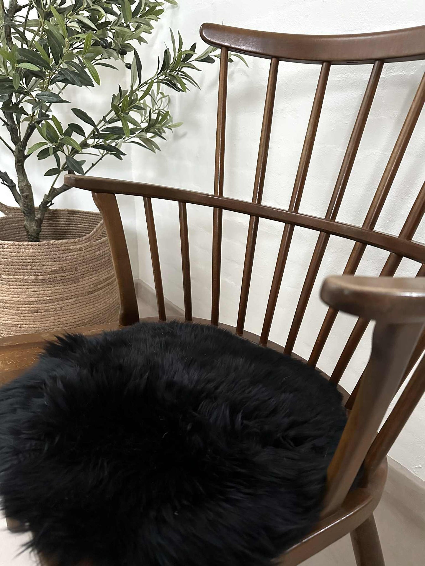 Sittskinn Ø 34 cm - Svart lammskinn