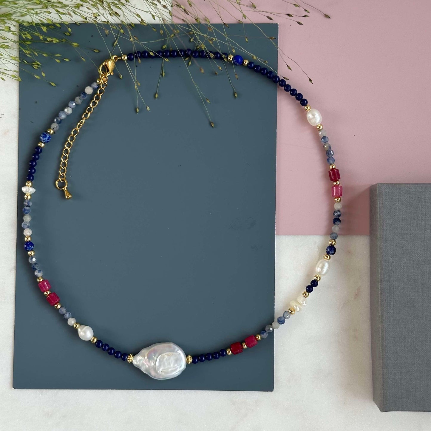 Halsband Annika med sötvattenspärlor