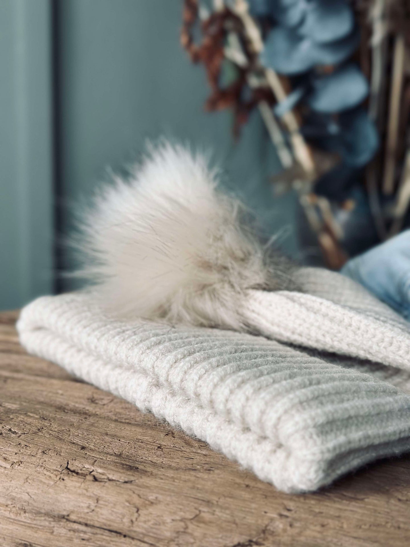 Mössa med tofs - Creme