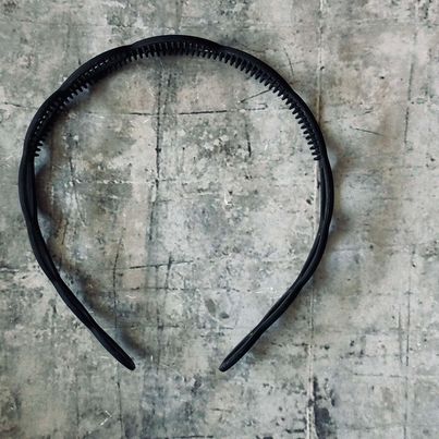 Hårband Nora Mat Black
