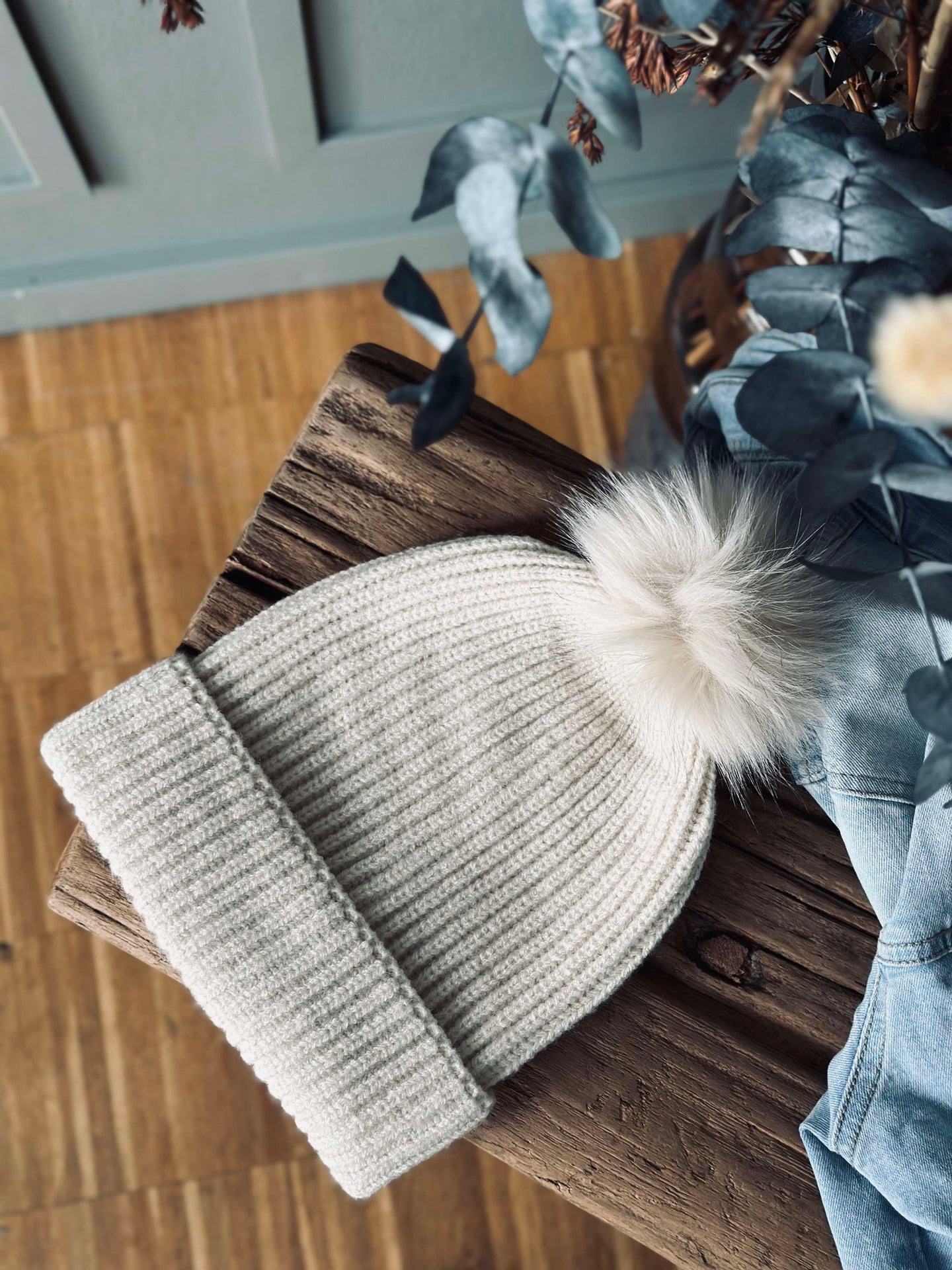 Mössa med tofs - Creme