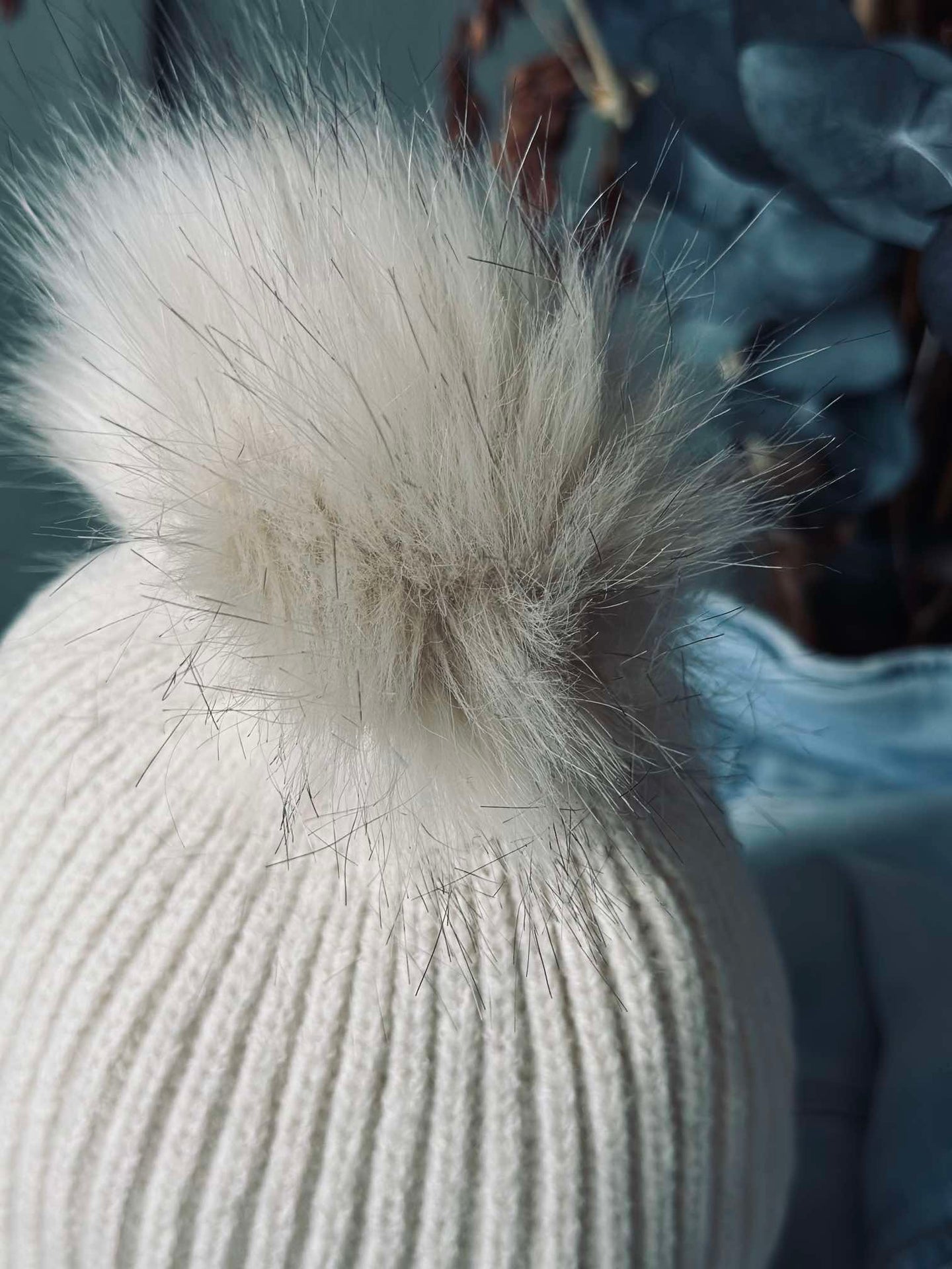 Mössa med tofs - Creme