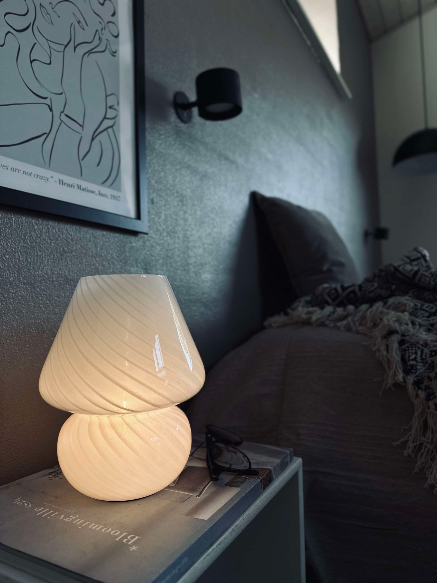 Mushroom Small – Vitt munblåst glas