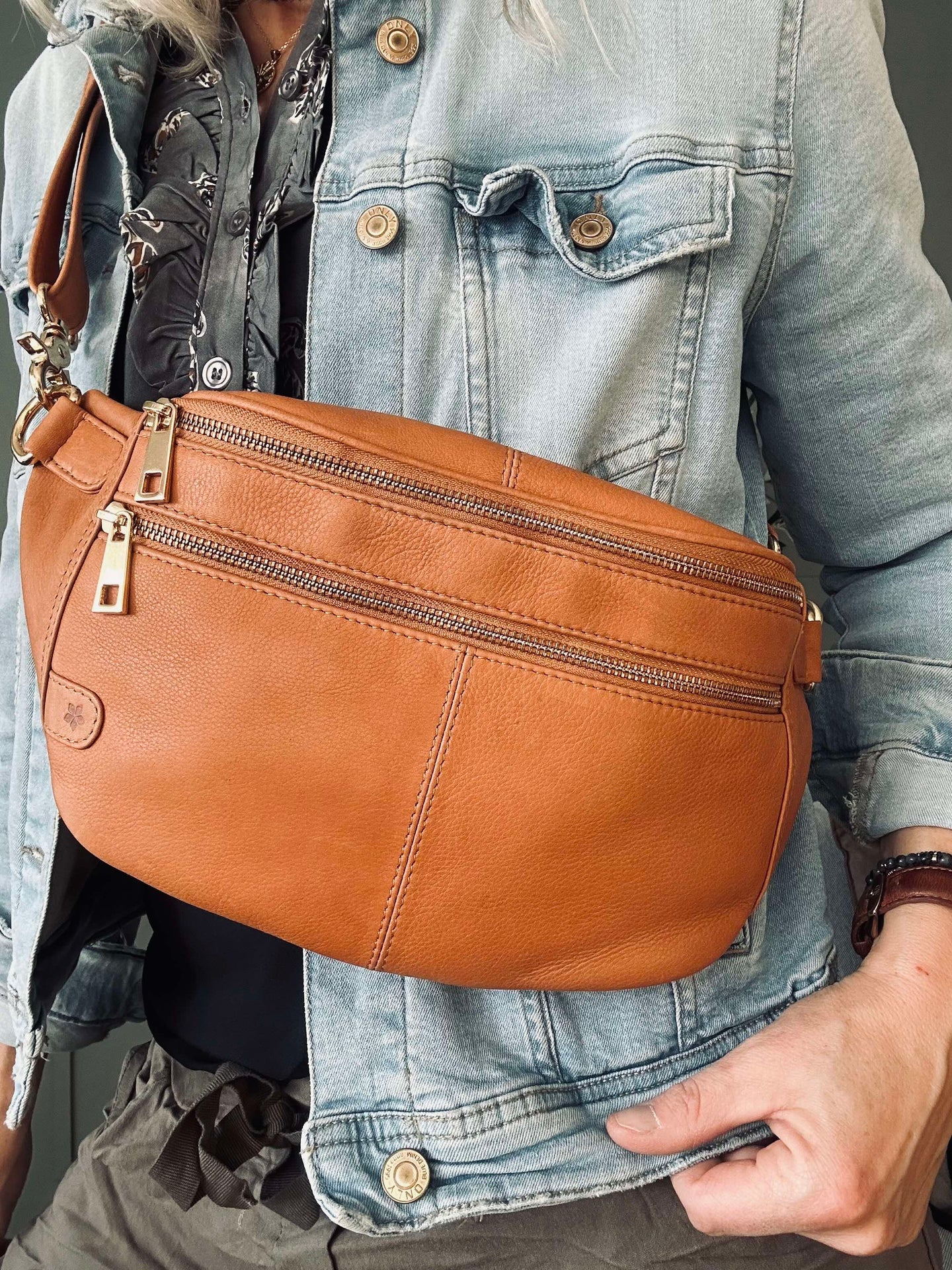 Bumbag Astrid - Cognac / Guld