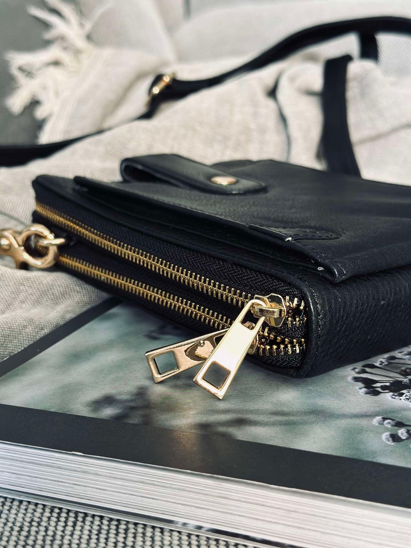 Crossover Posh - Svart / Guld