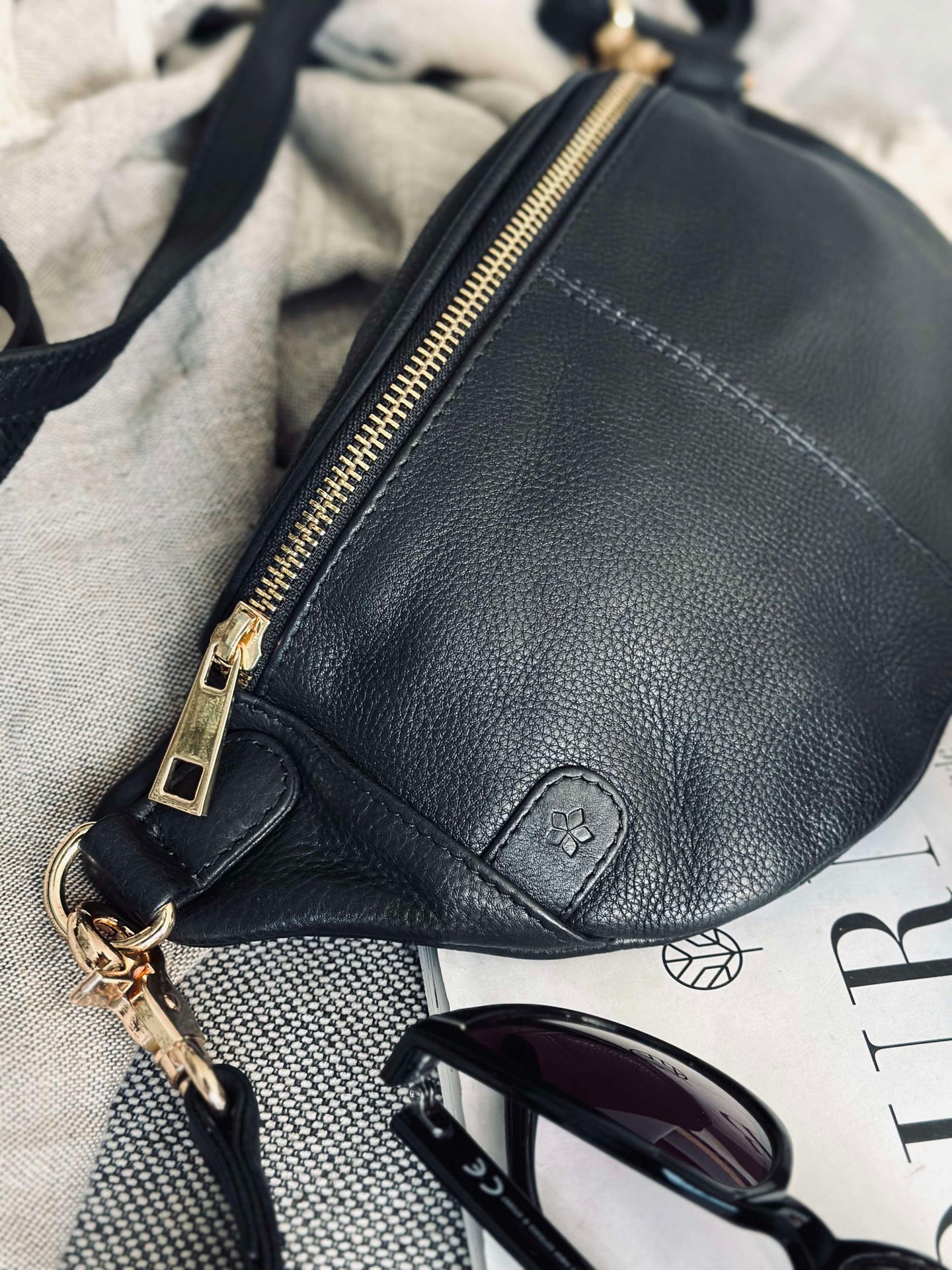 Bumbag Molly - Svart / guld