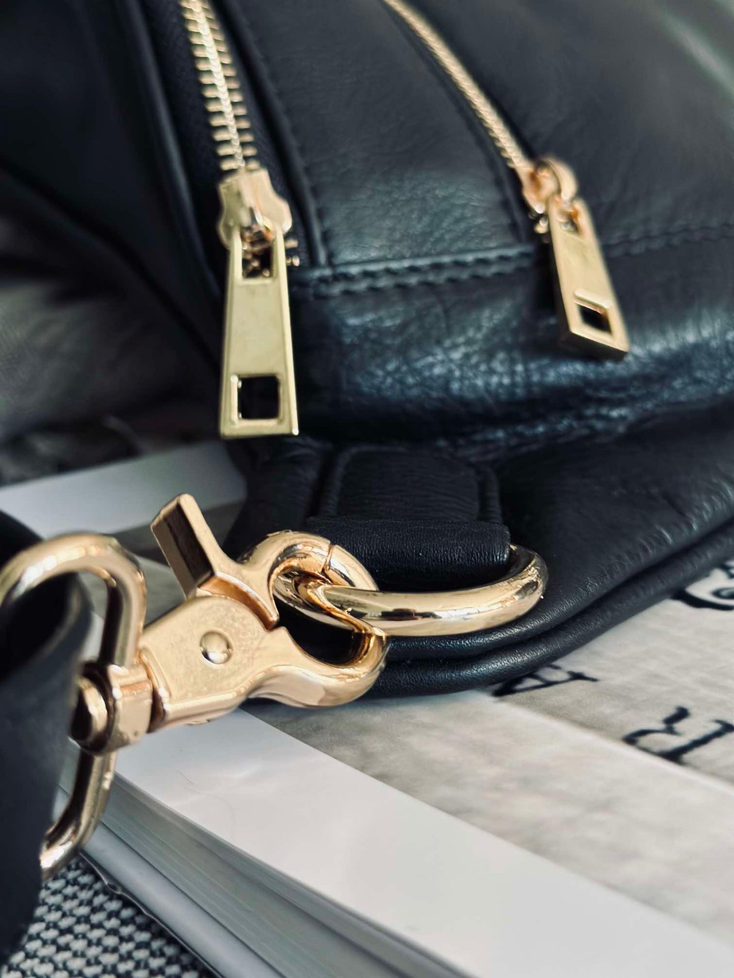 Bumbag BIG Astrid - Svart / Guld