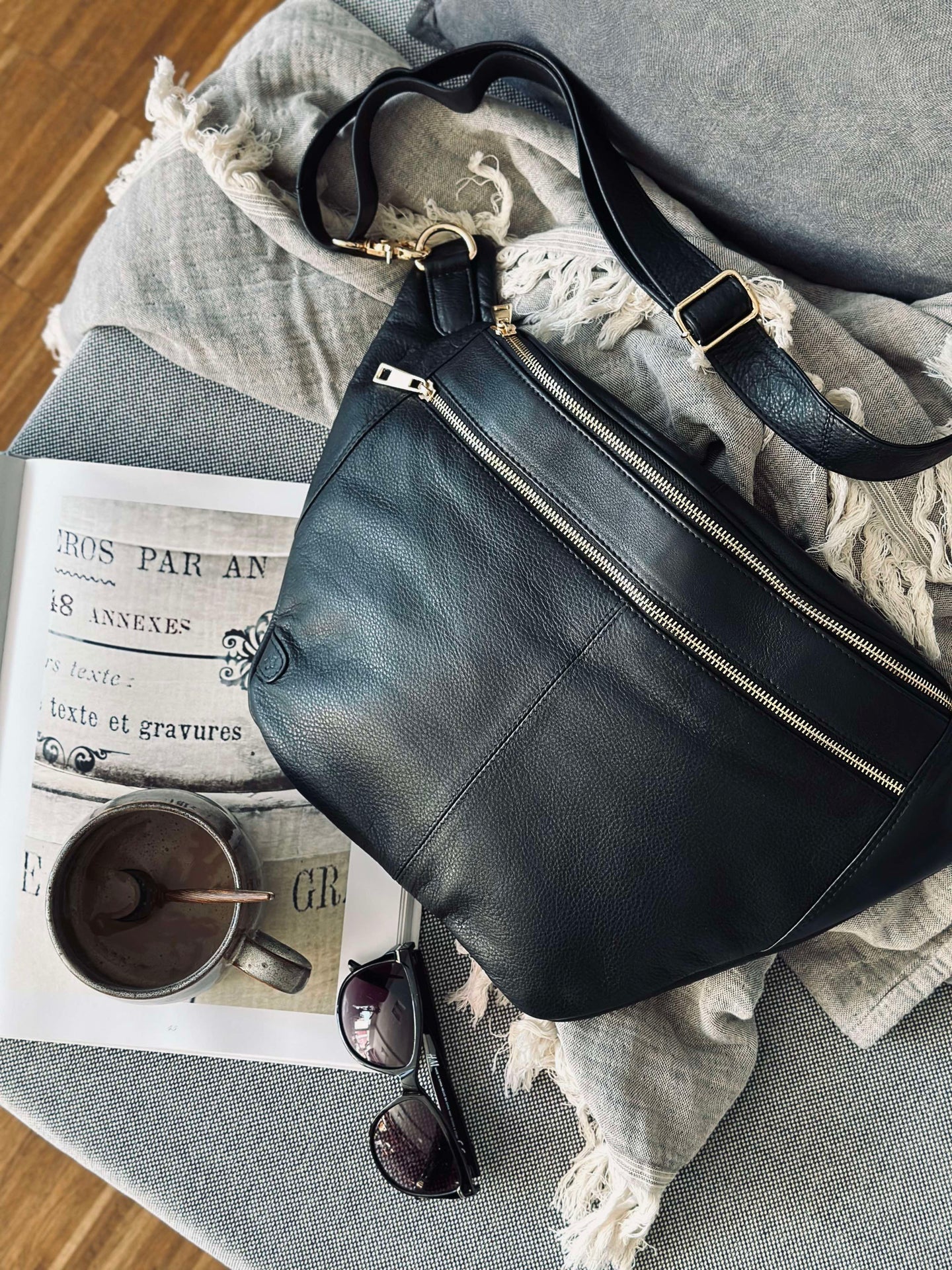 Bumbag BIG Astrid - Svart / Guld