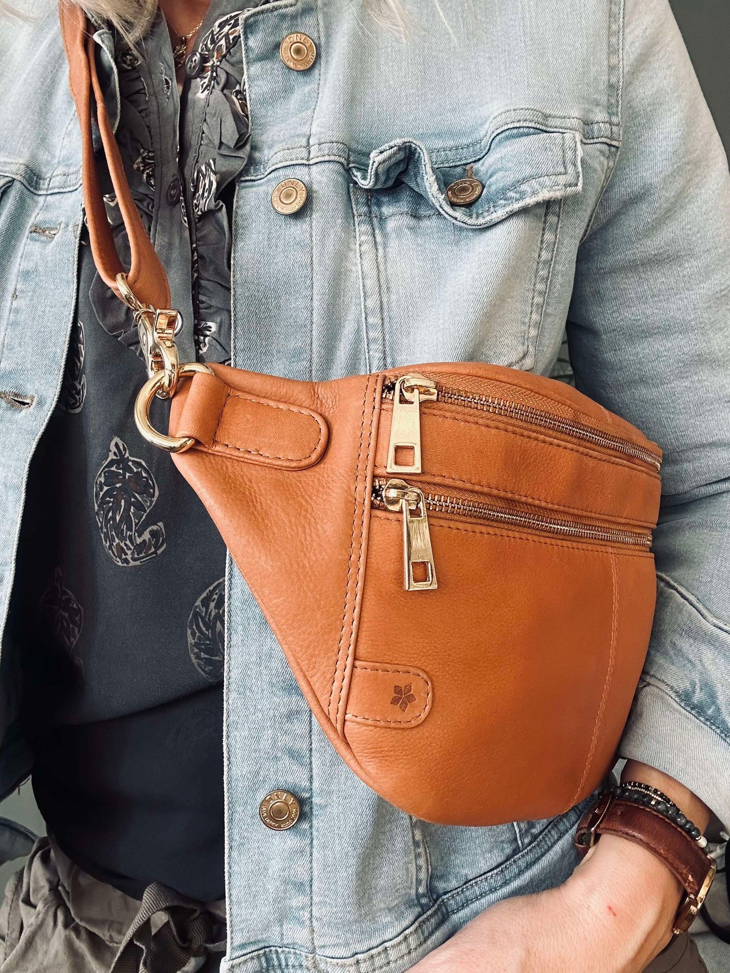 Bumbag Astrid - Cognac / Guld