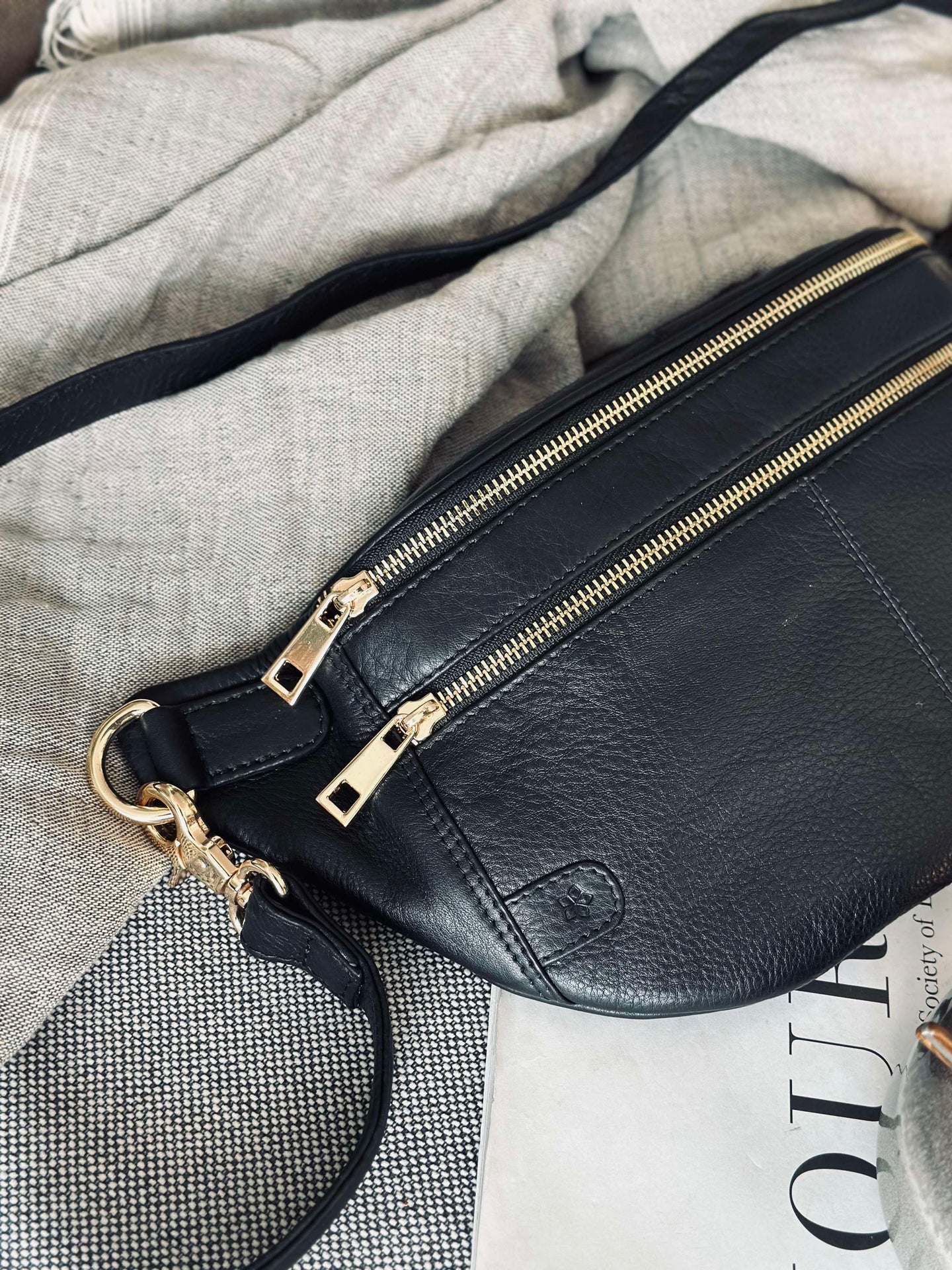 Bumbag Astrid - Svart / Guld