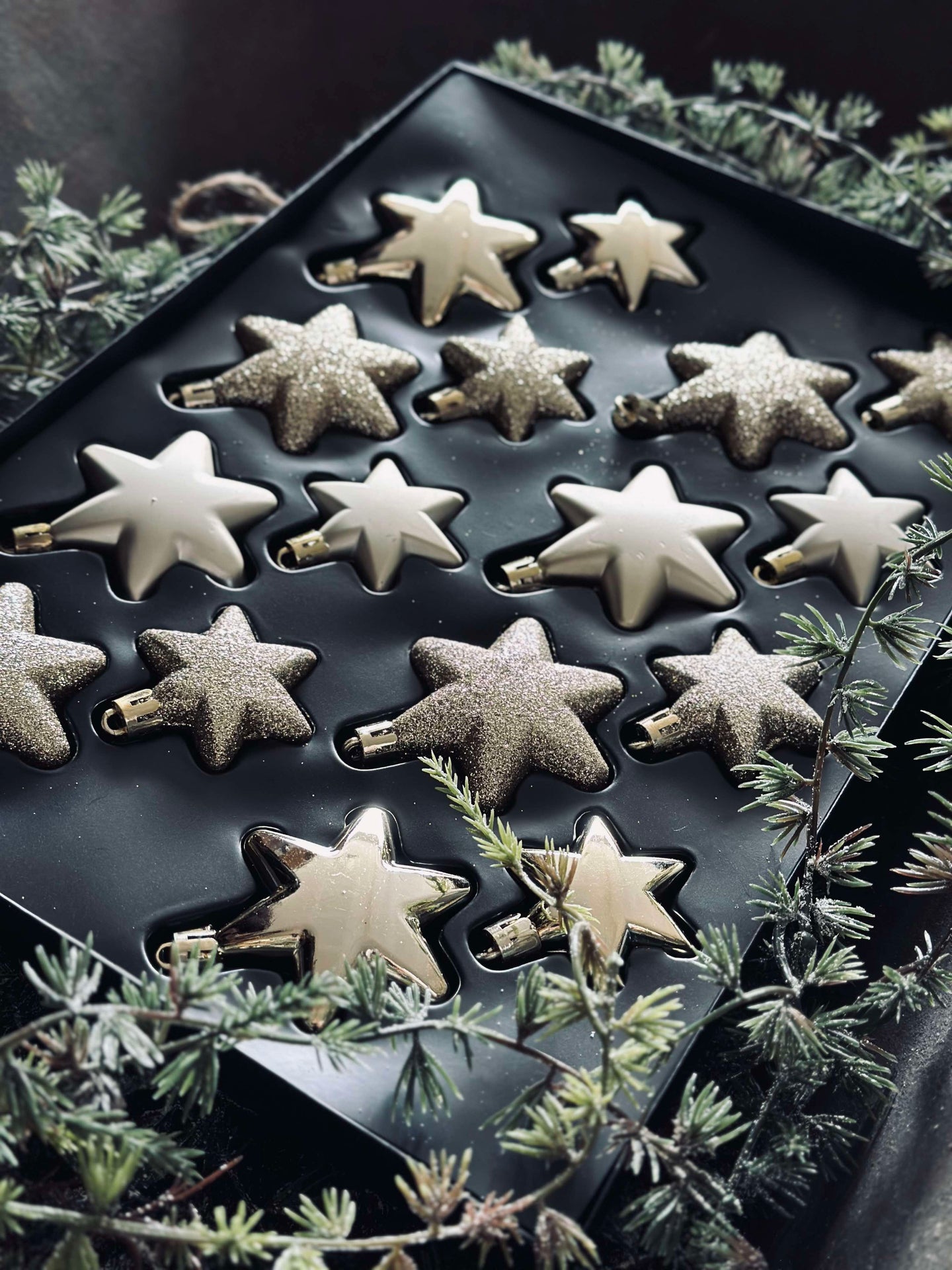 Julgranskulor med stjärnor - Set med 16 st