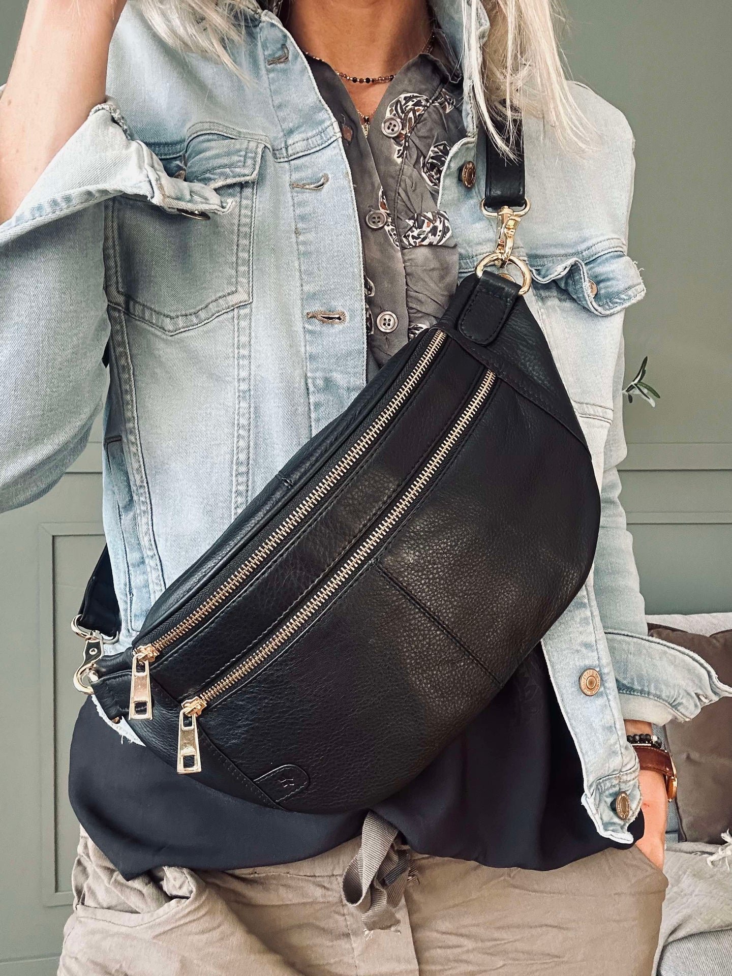 Bumbag Astrid - Svart / Guld