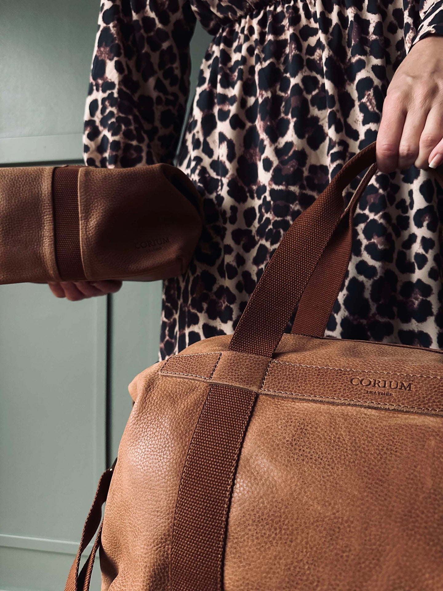 Presentset Weekendväska med necessär - Cognac