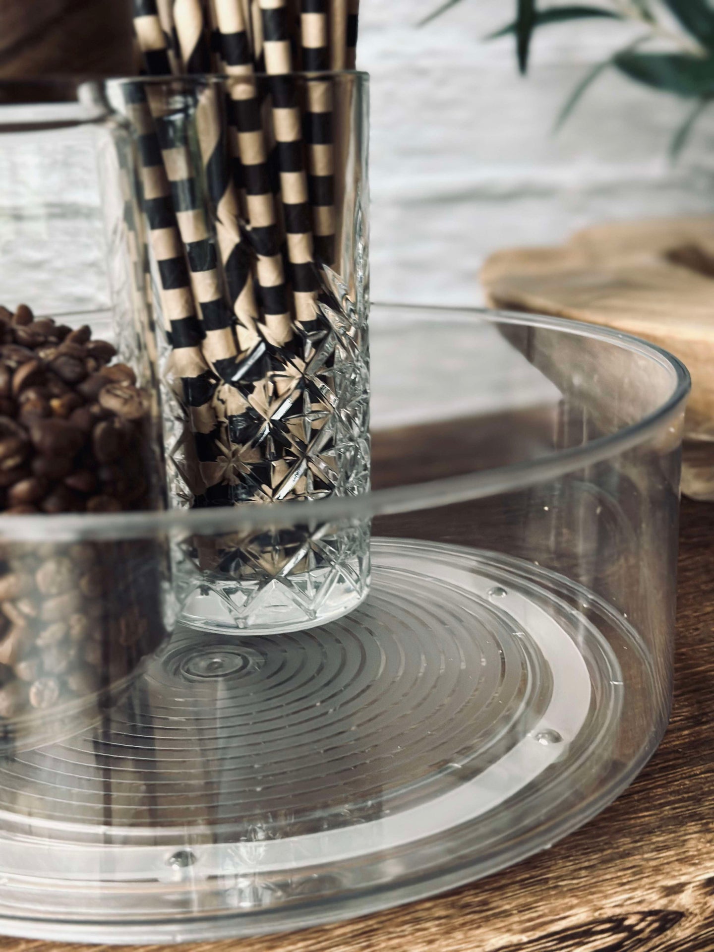 Roterande fat med hög kant