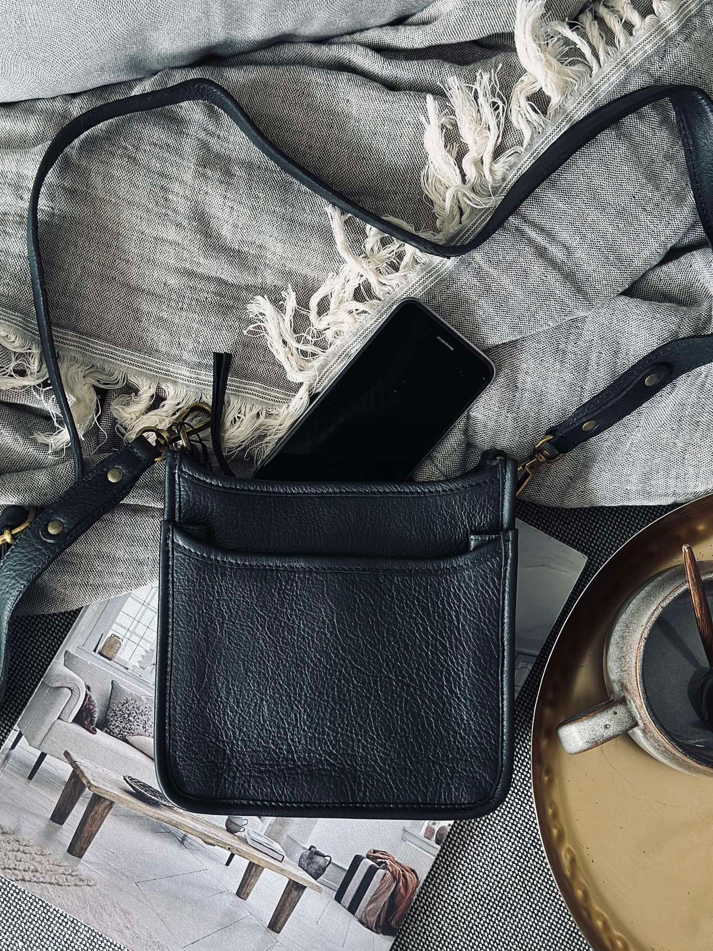 Crossover Felina Svart