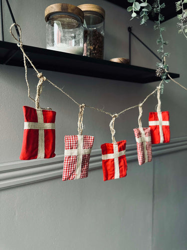 Girlang med 5 flaggor