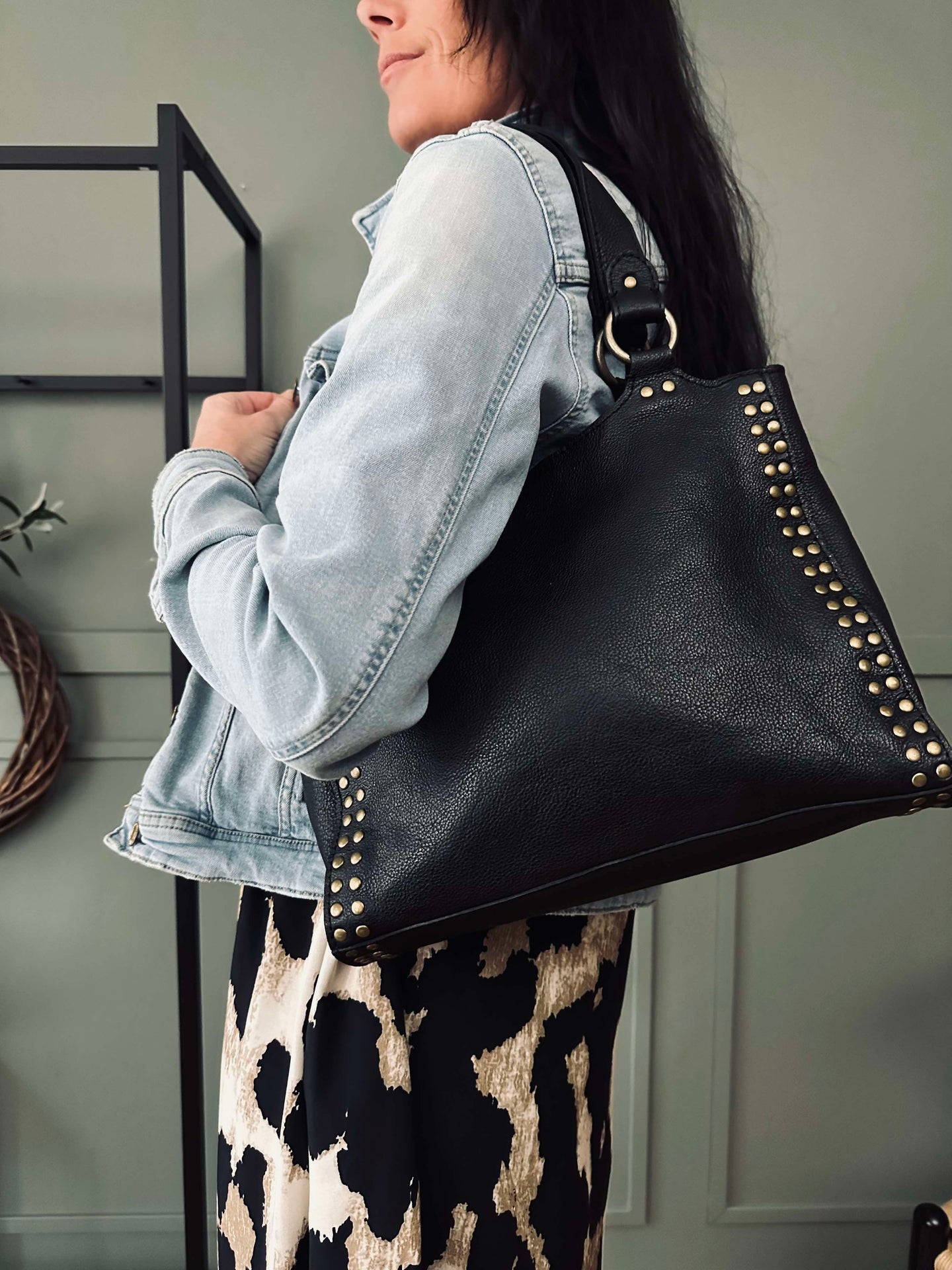 Arbetsväska med nitar - Svart