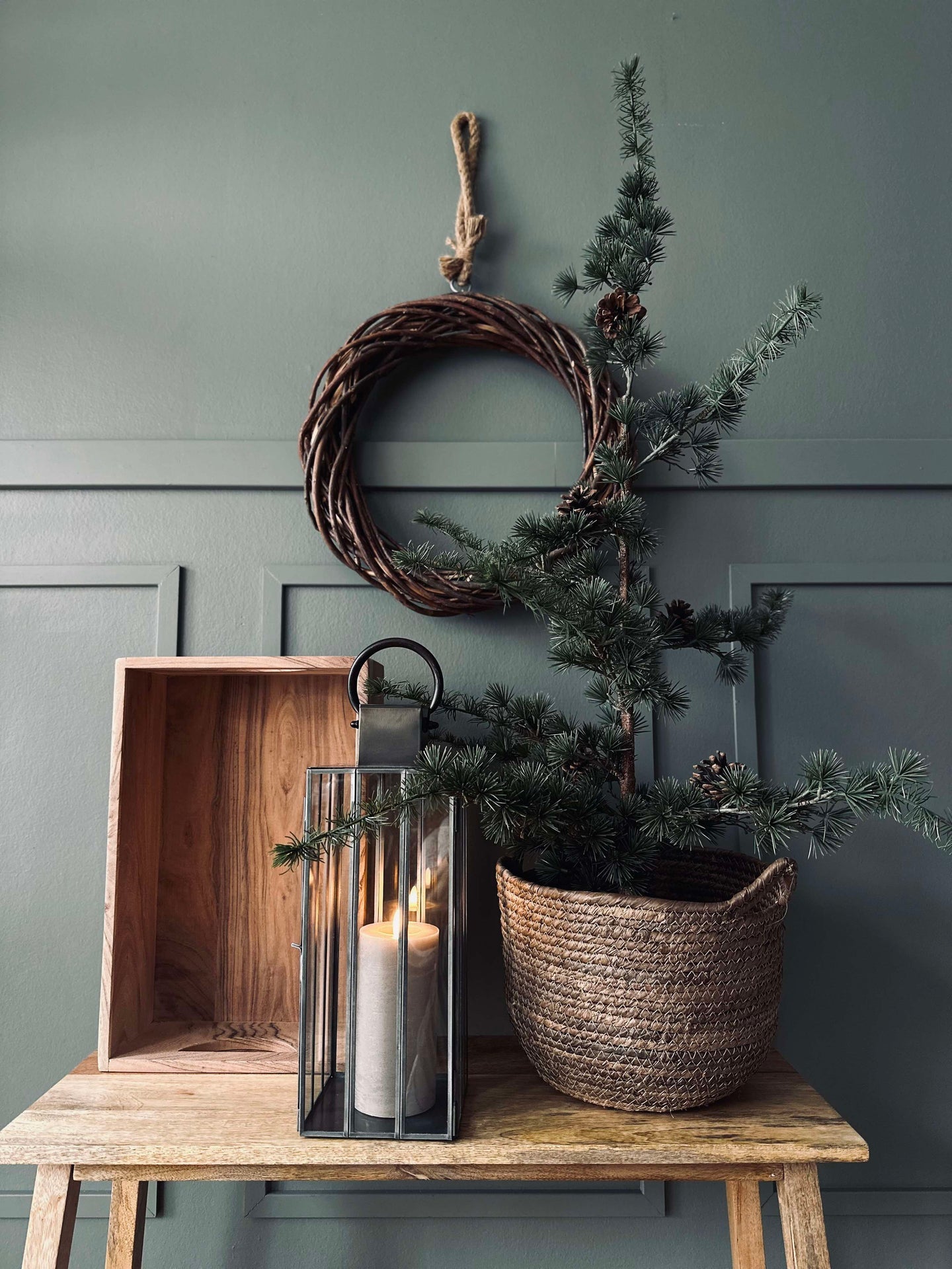 Låda i massiv akacia