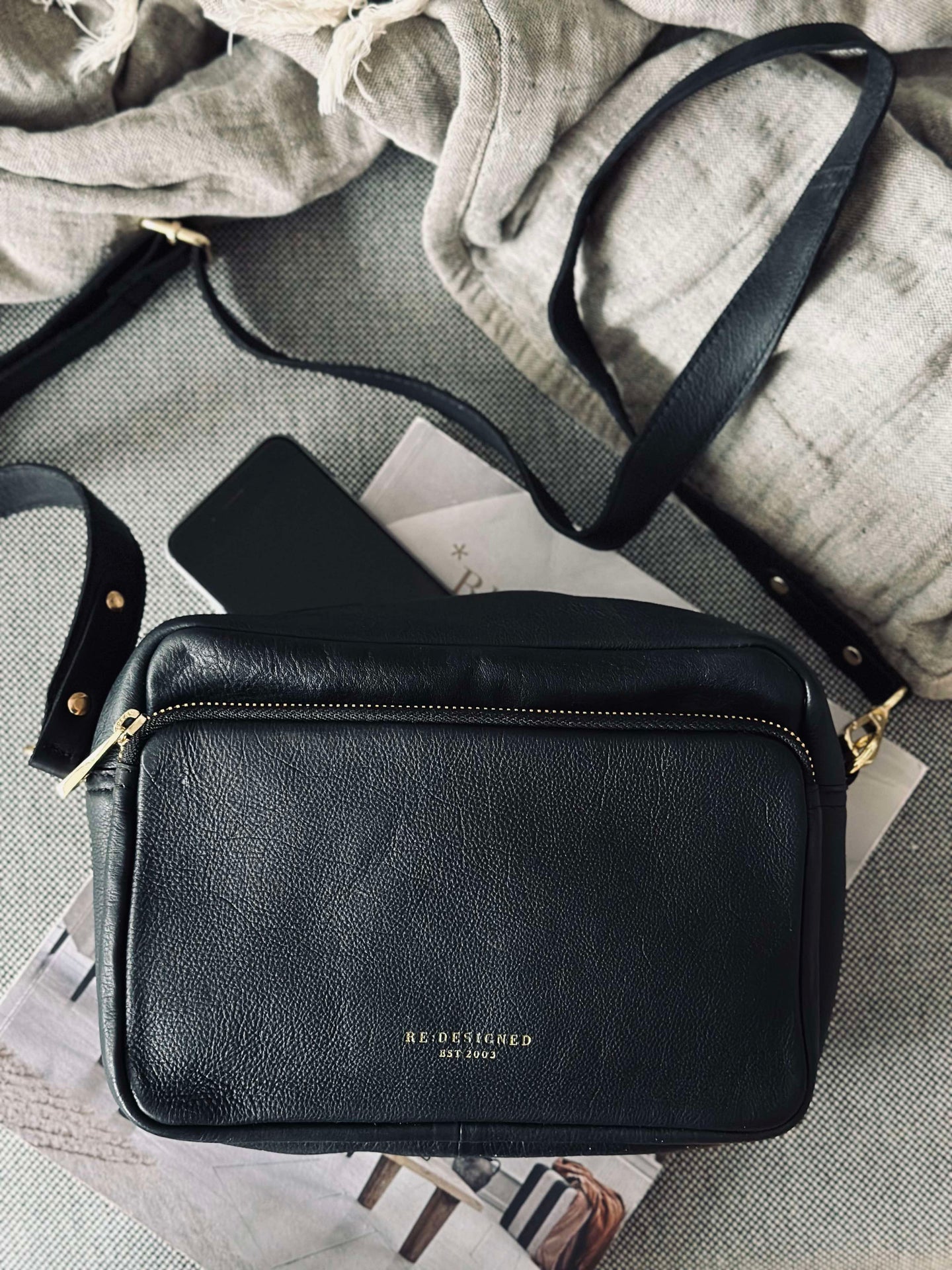 Crossover Aigo black / gold - Big