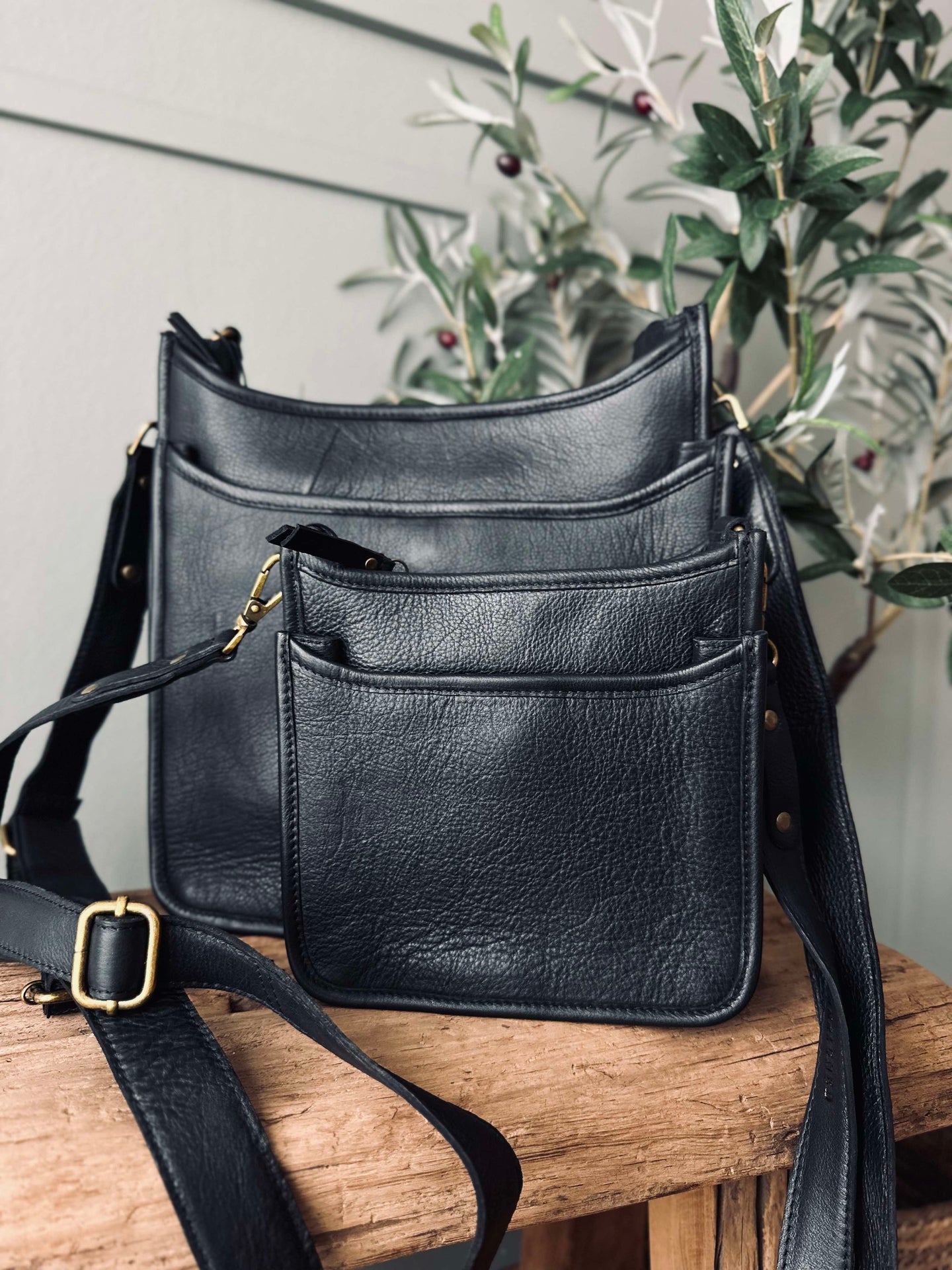 Crossover Felina Svart