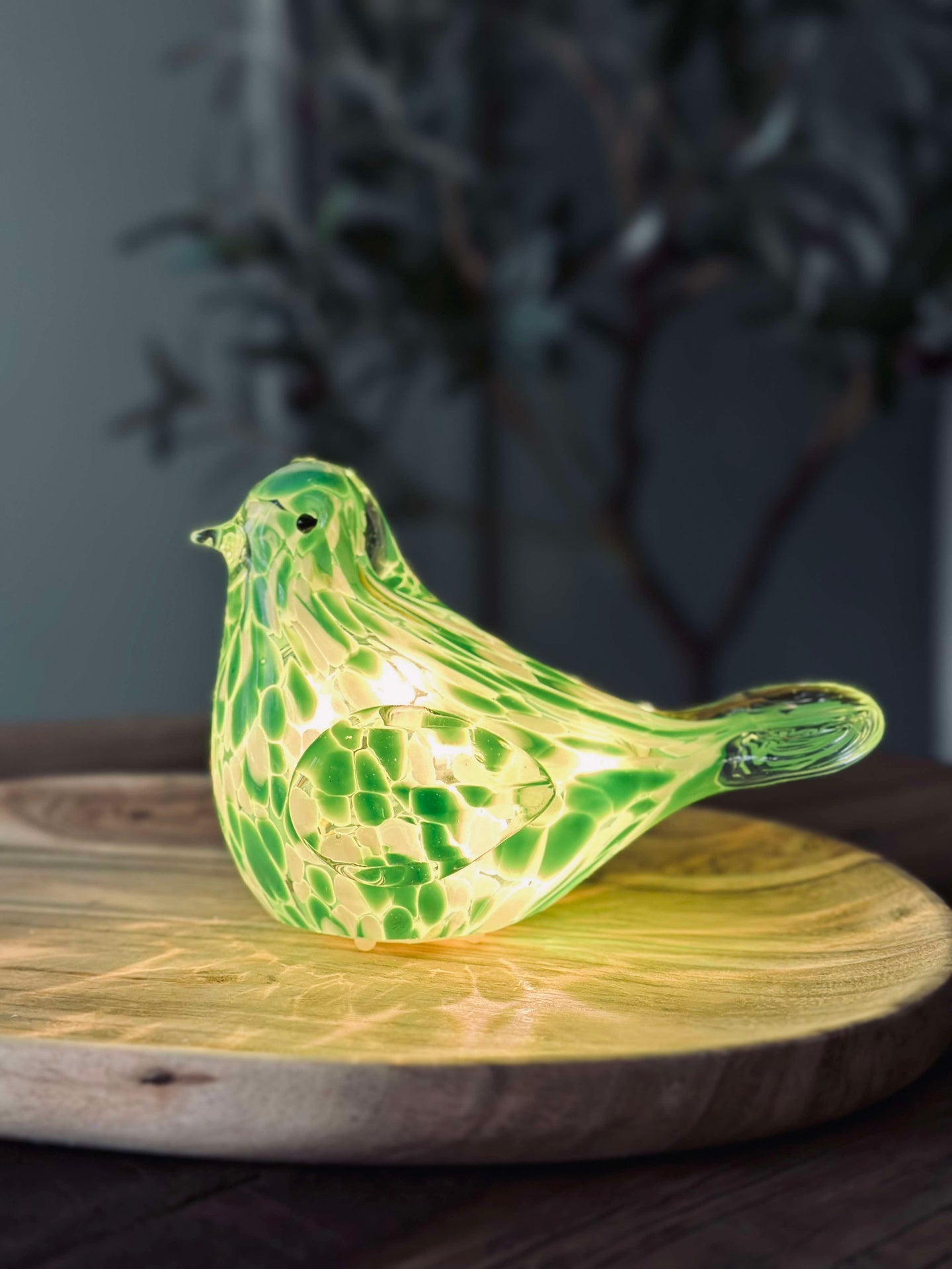 LED-fågel i munblåst glas - Grön