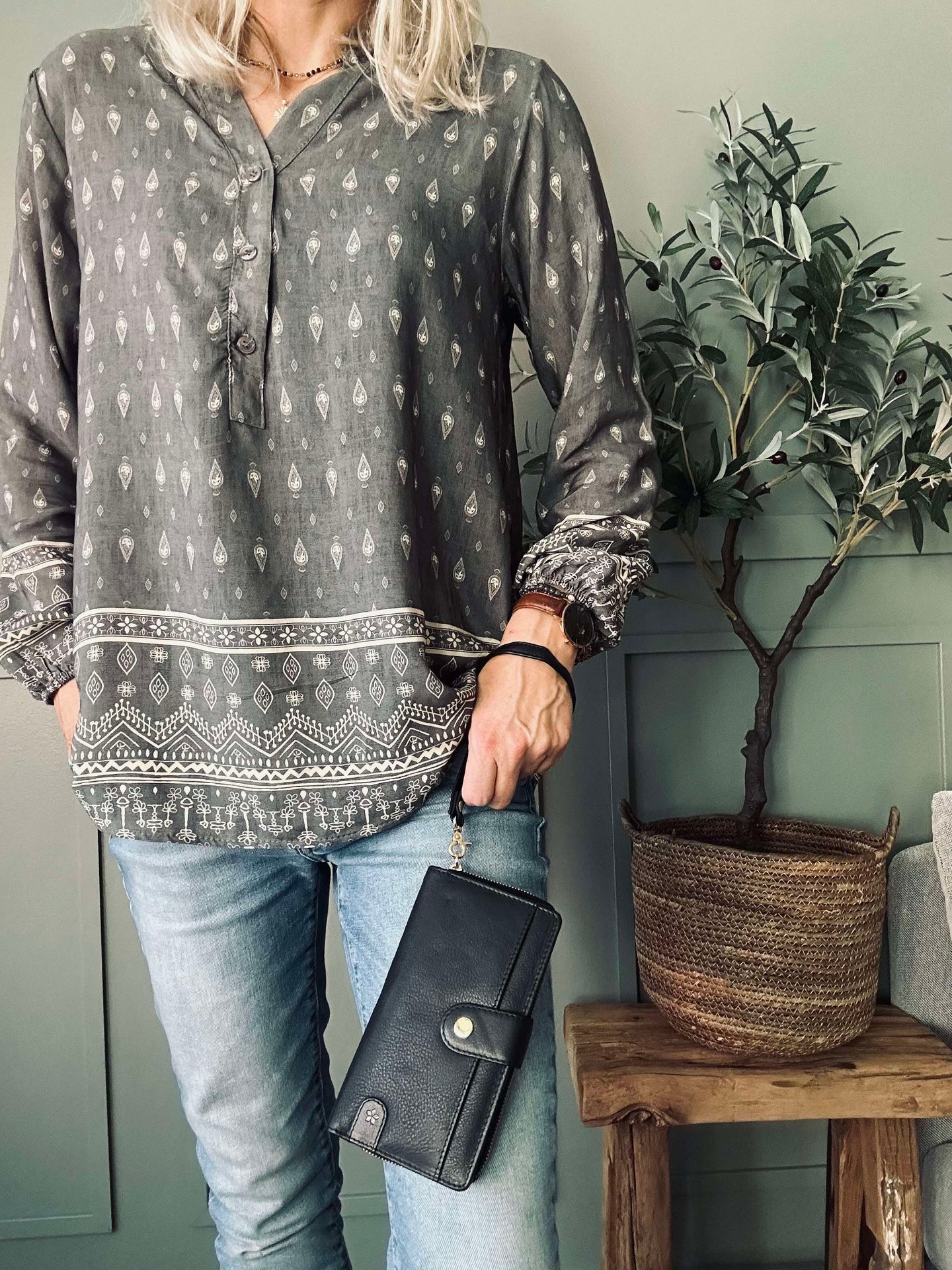 Clutch Posh – Black / Gold