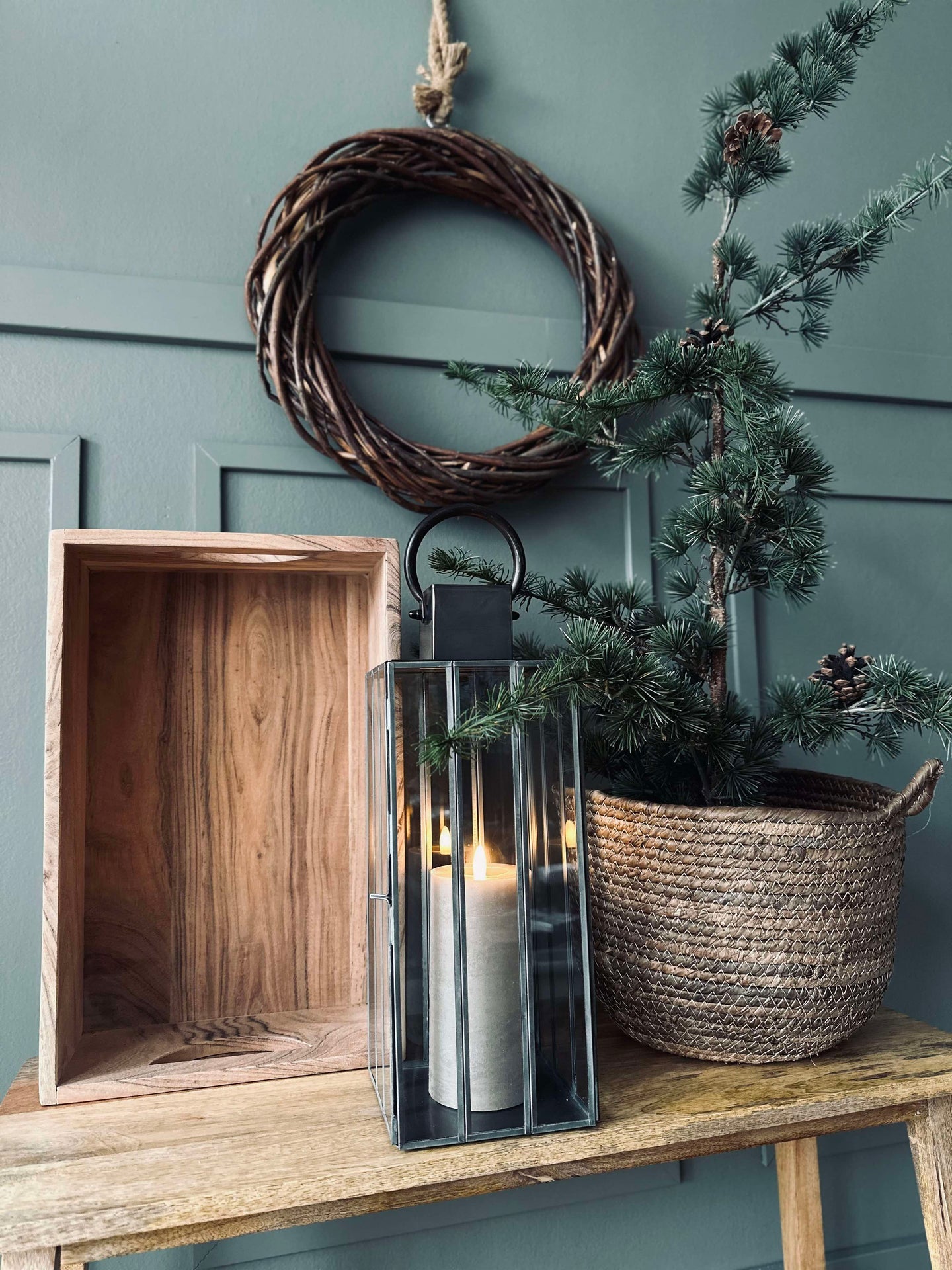 Låda i massiv akacia