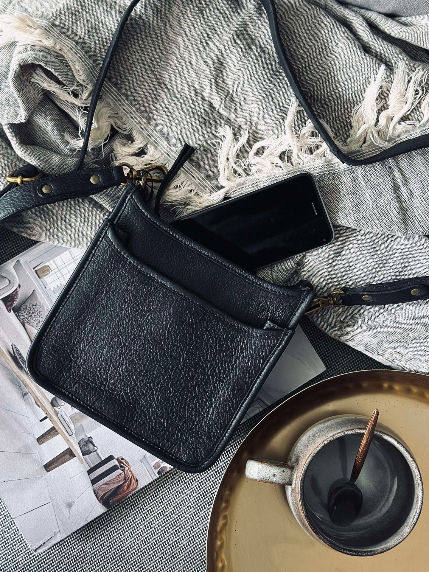 Crossover Felina Svart